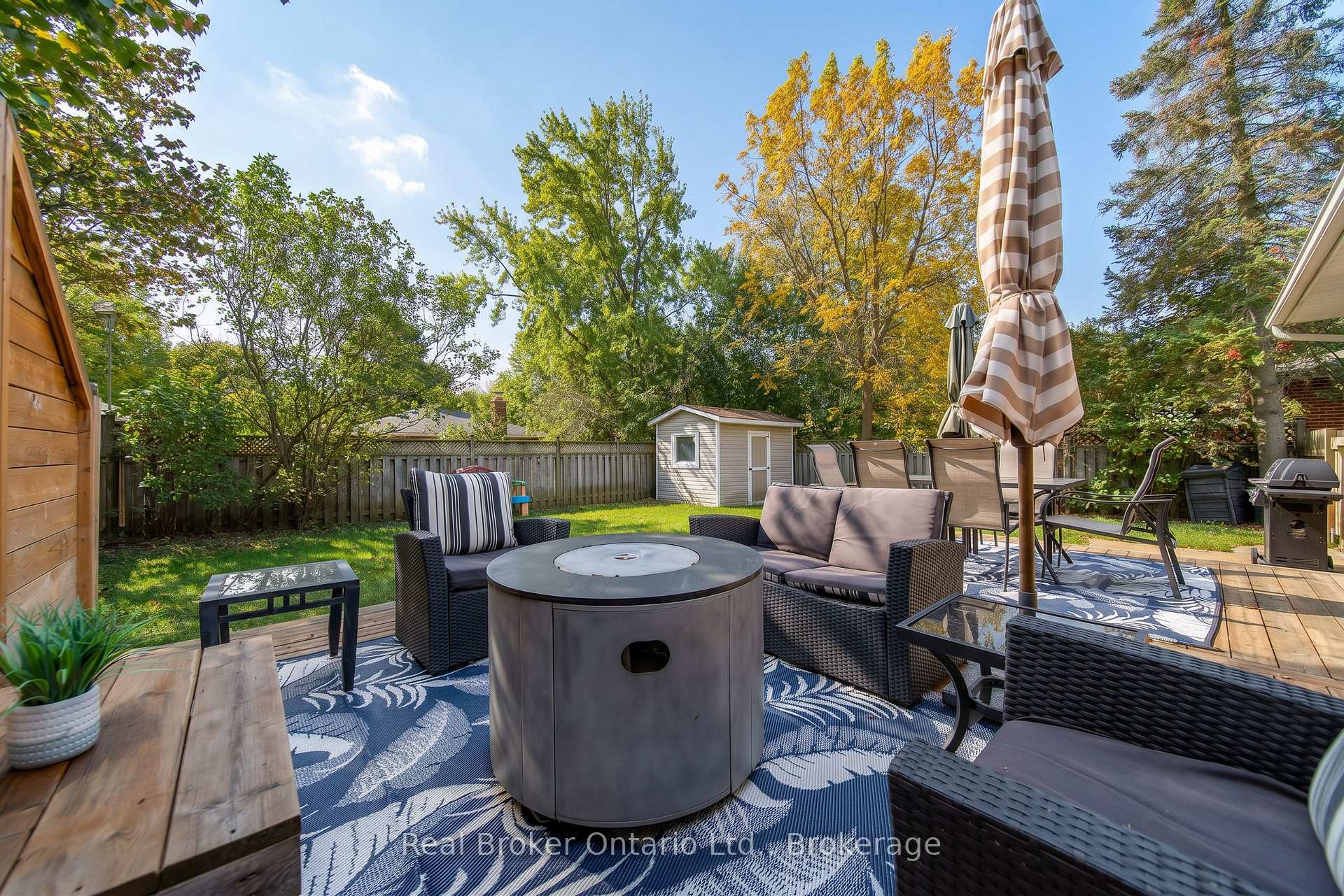 Photo 24 of 19 Argyle Drive, Guelph, Dovercliffe Park/Old University — HOMEH