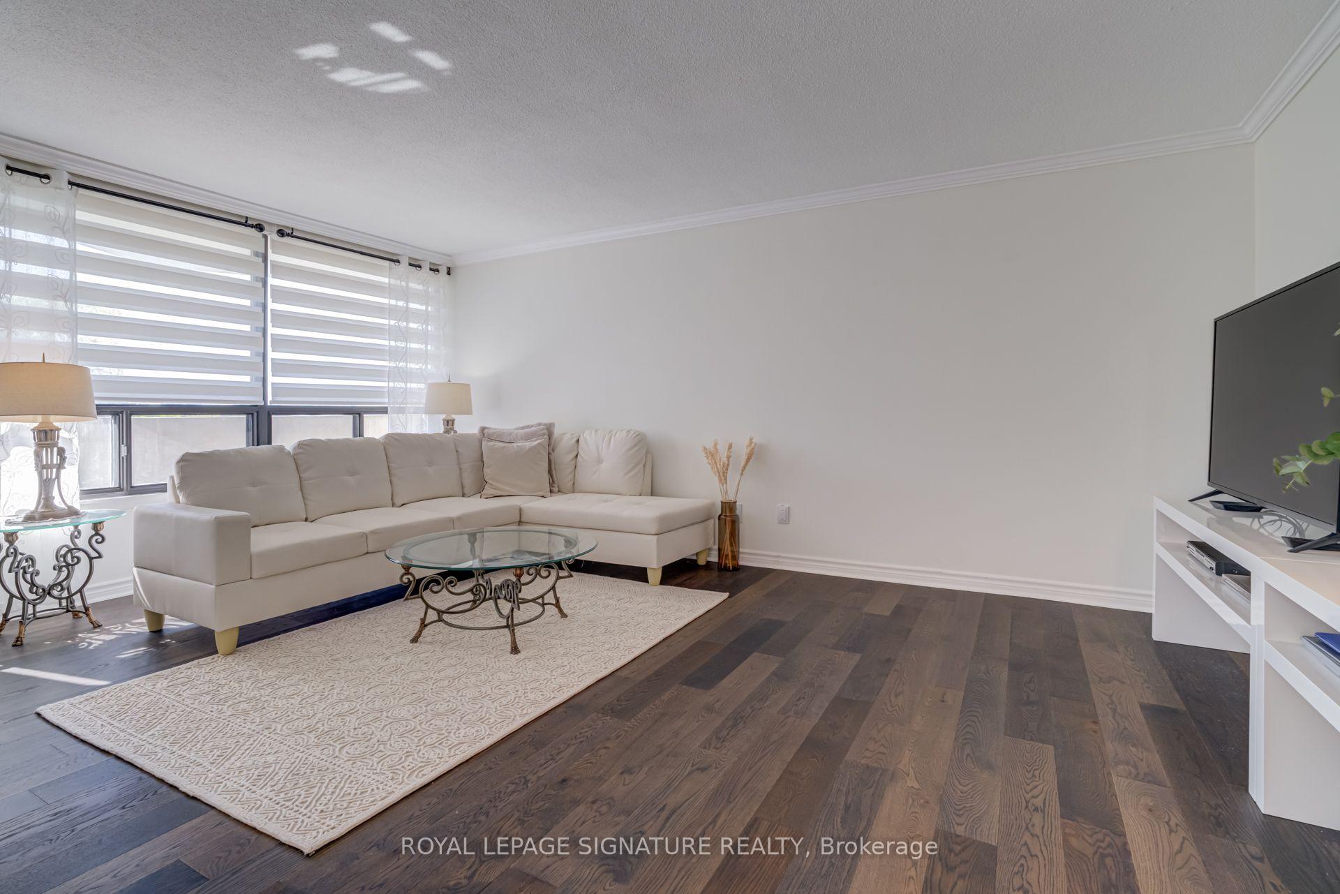 Photo 4 of Unit A39, 300 Mill Road, Etobicoke, Markland Wood — HOMEH