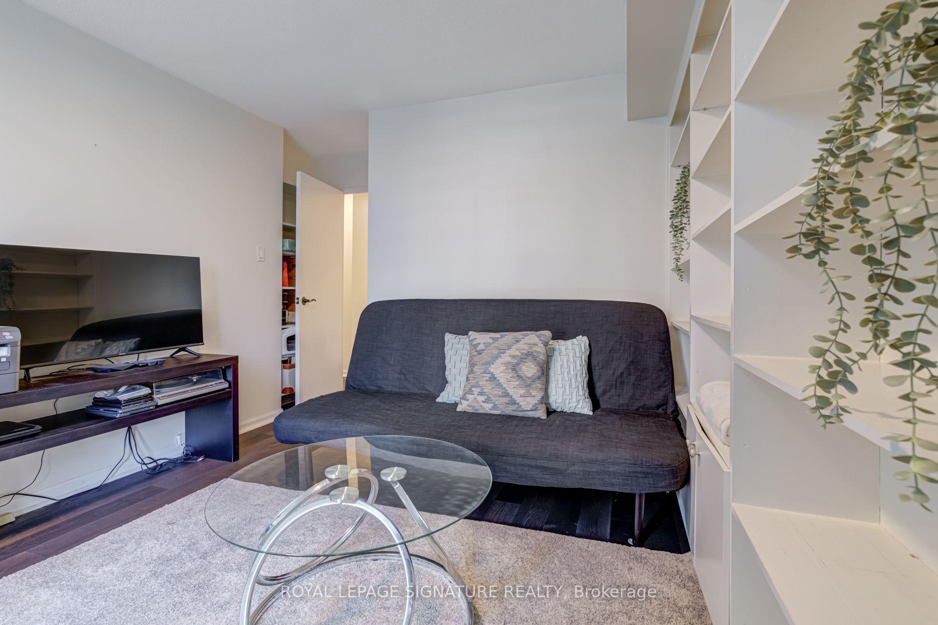 Photo 25 of Unit A39, 300 Mill Road, Etobicoke, Markland Wood — HOMEH