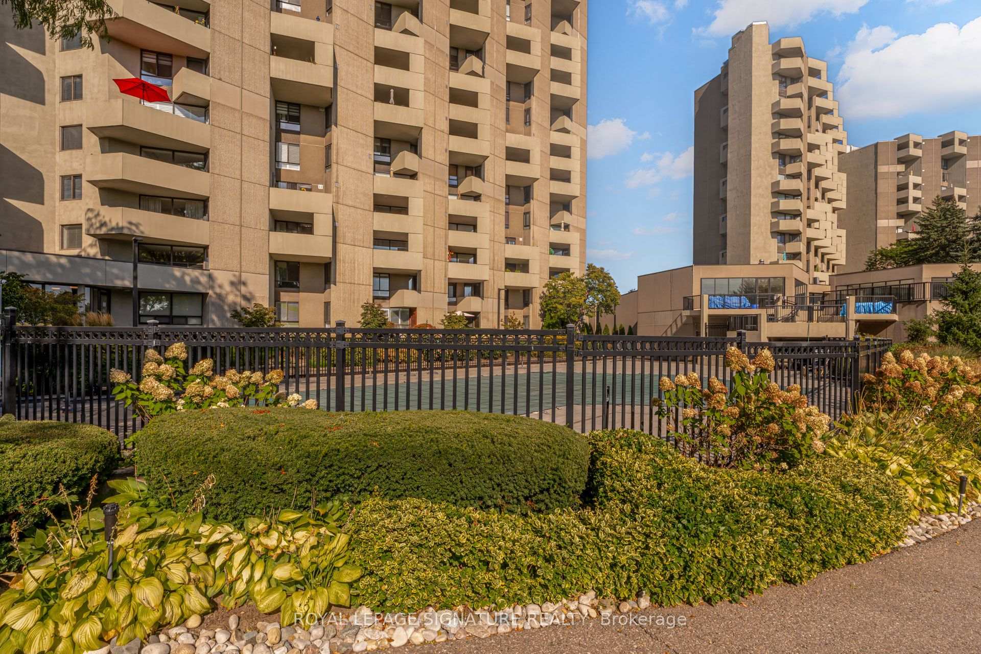 Photo 31 of Unit A39, 300 Mill Road, Etobicoke, Markland Wood — HOMEH