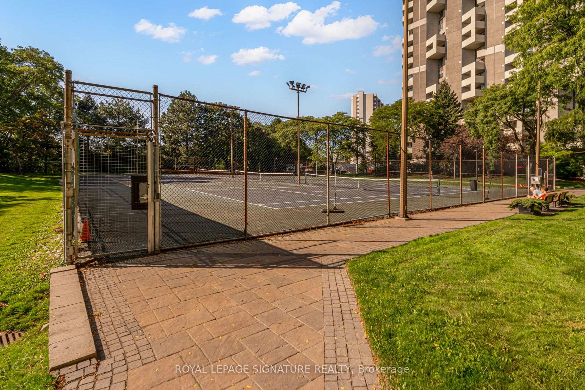 Photo 32 of Unit A39, 300 Mill Road, Etobicoke, Markland Wood — HOMEH