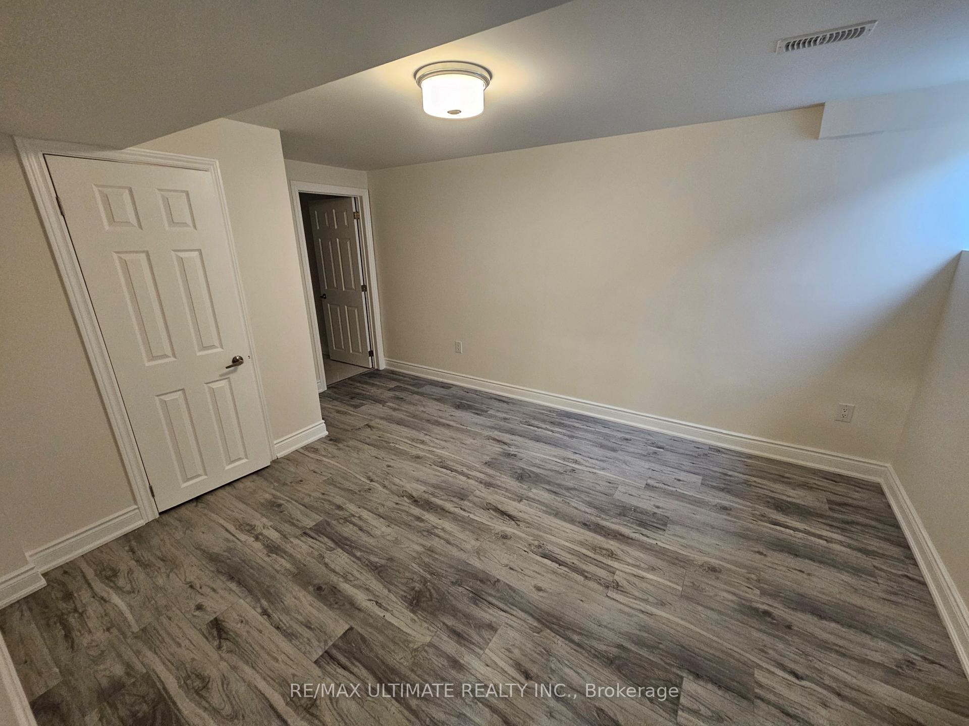 Photo 5 of 9 Clovercrest Drive, Brampton, Fletcher's Meadow — HOMEH