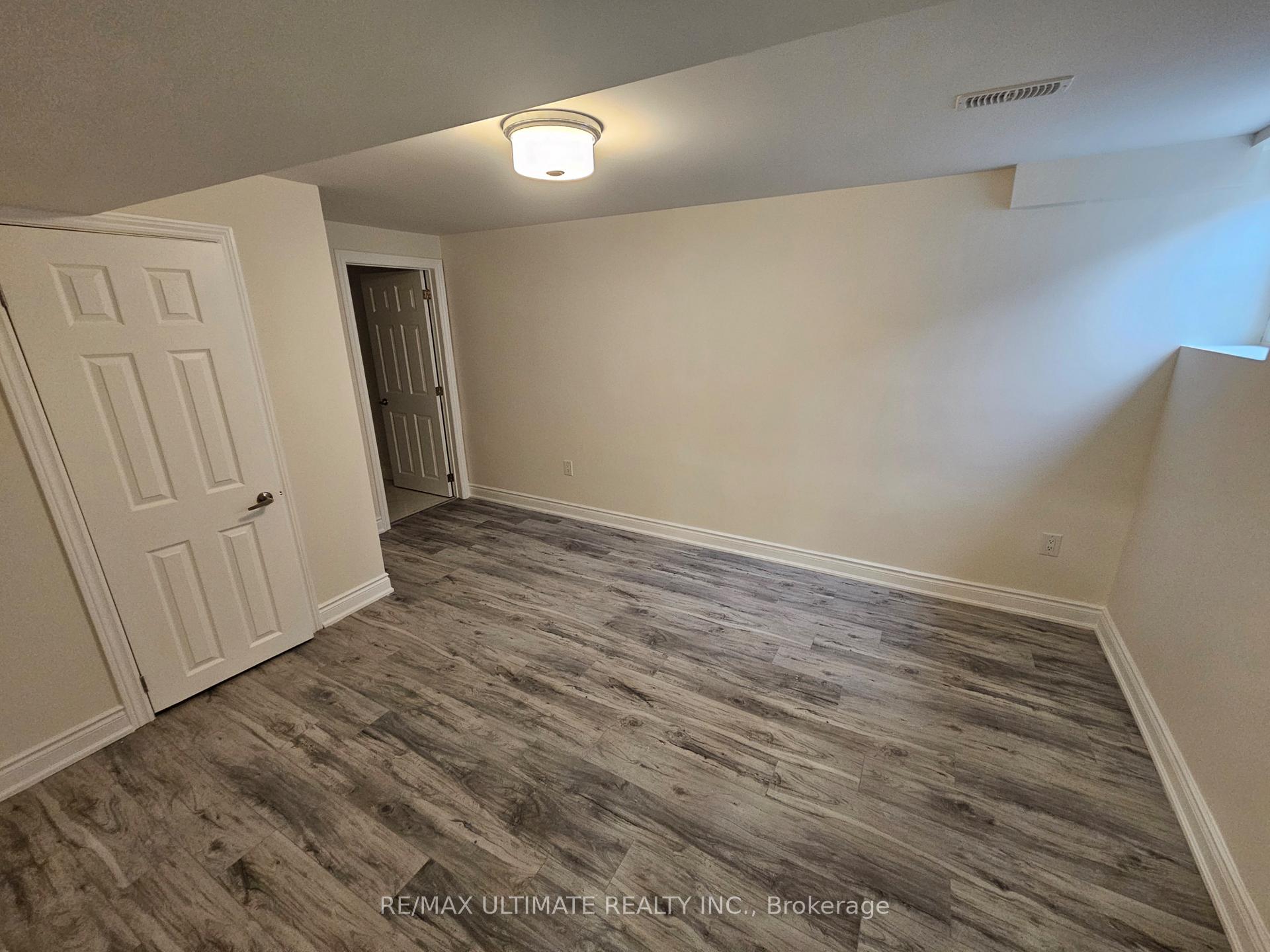 Photo 6 of 9 Clovercrest Drive, Brampton, Fletcher's Meadow — HOMEH