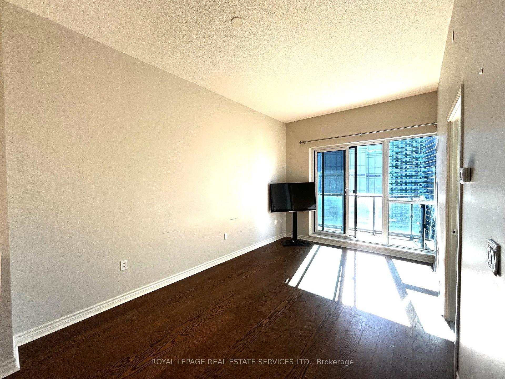 Photo 5 of Unit 1702, 39 Annie Craig Drive, Etobicoke, Mimico — HOMEH