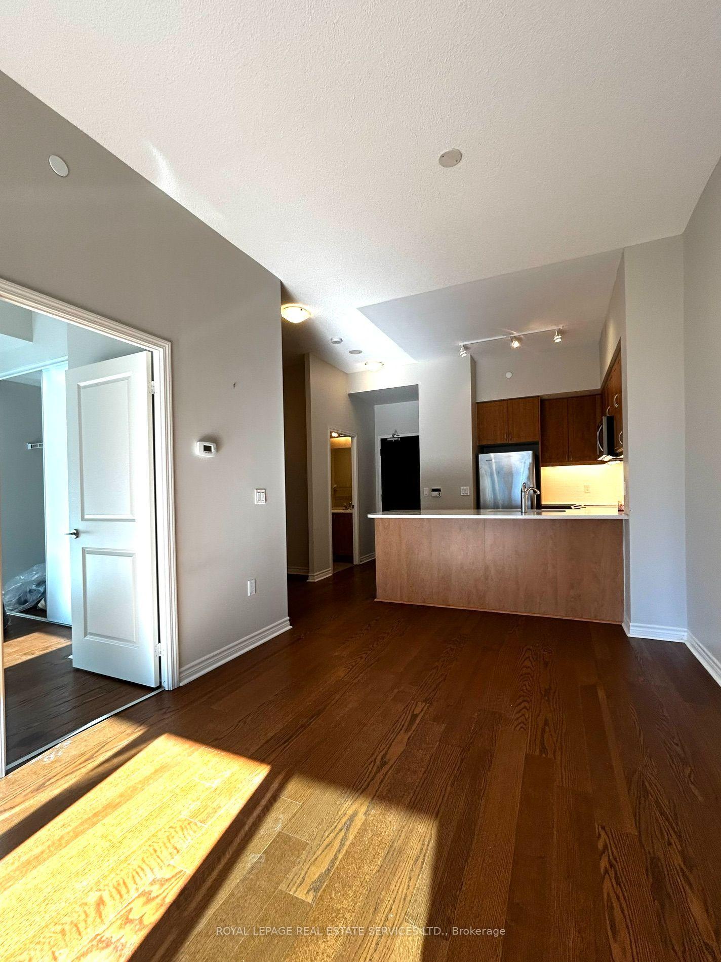 Photo 8 of Unit 1702, 39 Annie Craig Drive, Etobicoke, Mimico — HOMEH