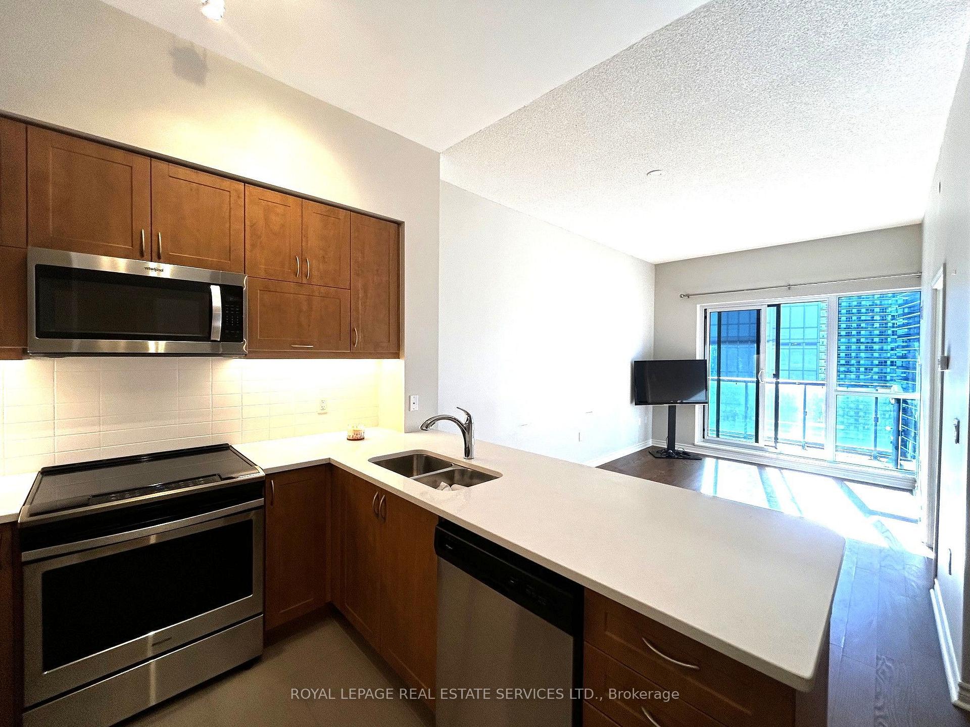 Photo 10 of Unit 1702, 39 Annie Craig Drive, Etobicoke, Mimico — HOMEH