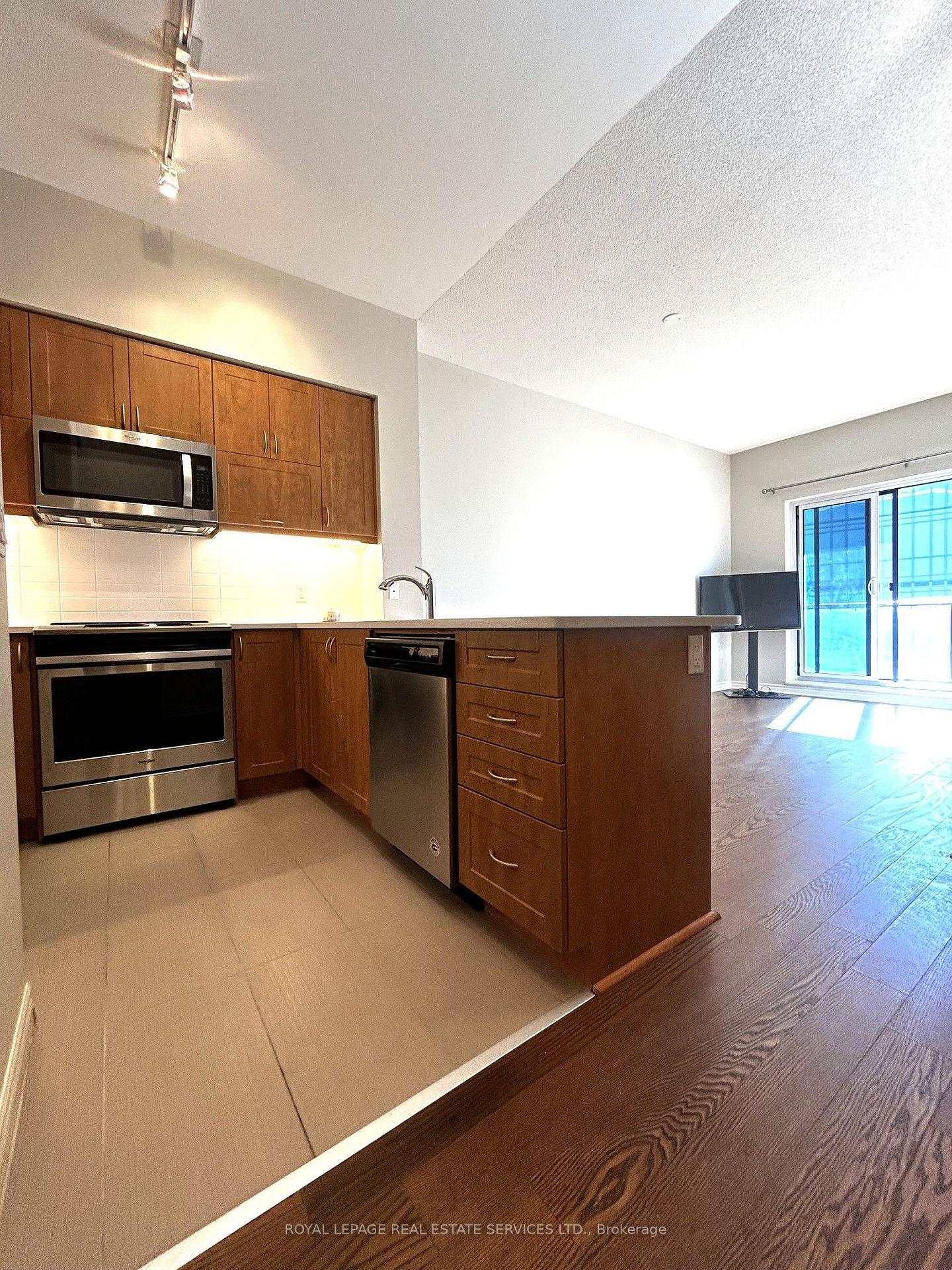 Photo 11 of Unit 1702, 39 Annie Craig Drive, Etobicoke, Mimico — HOMEH