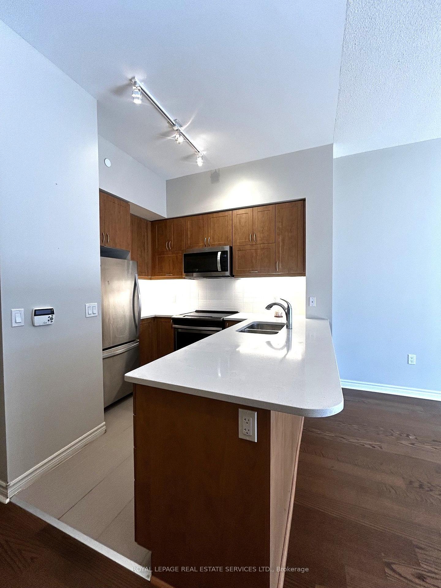 Photo 12 of Unit 1702, 39 Annie Craig Drive, Etobicoke, Mimico — HOMEH