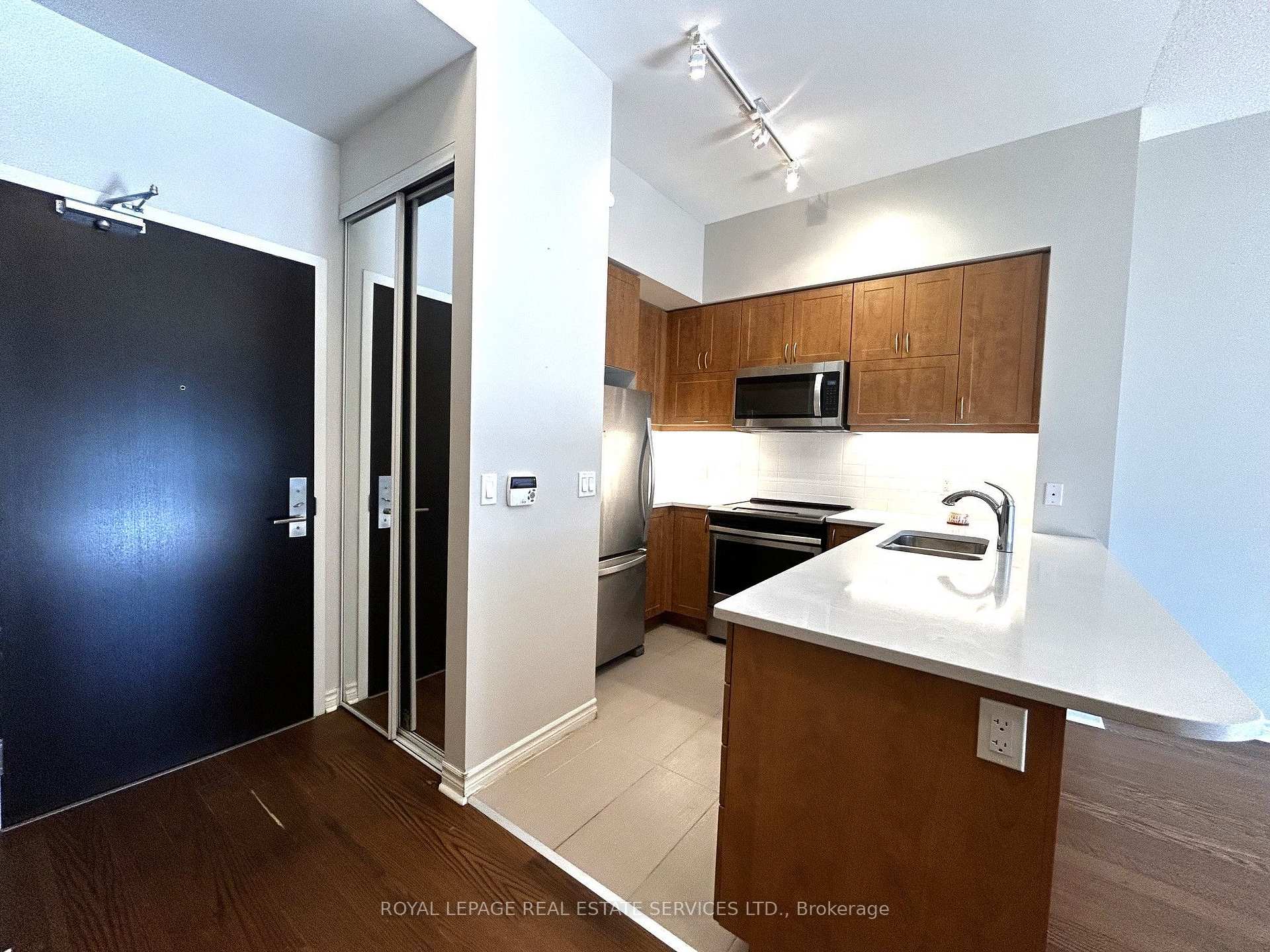 Photo 14 of Unit 1702, 39 Annie Craig Drive, Etobicoke, Mimico — HOMEH