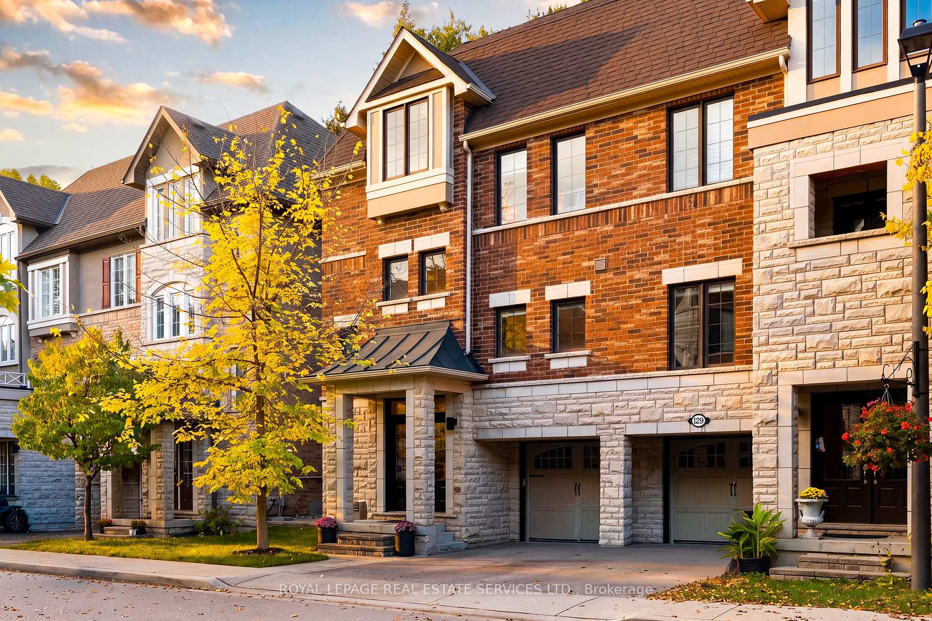 Photo 1 of 1233 Azinger Lane, Mississauga, Lakeview — HOMEH
