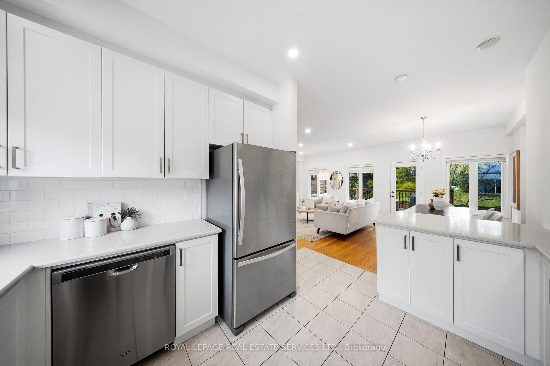 Photo 15 of 1233 Azinger Lane, Mississauga, Lakeview — HOMEH