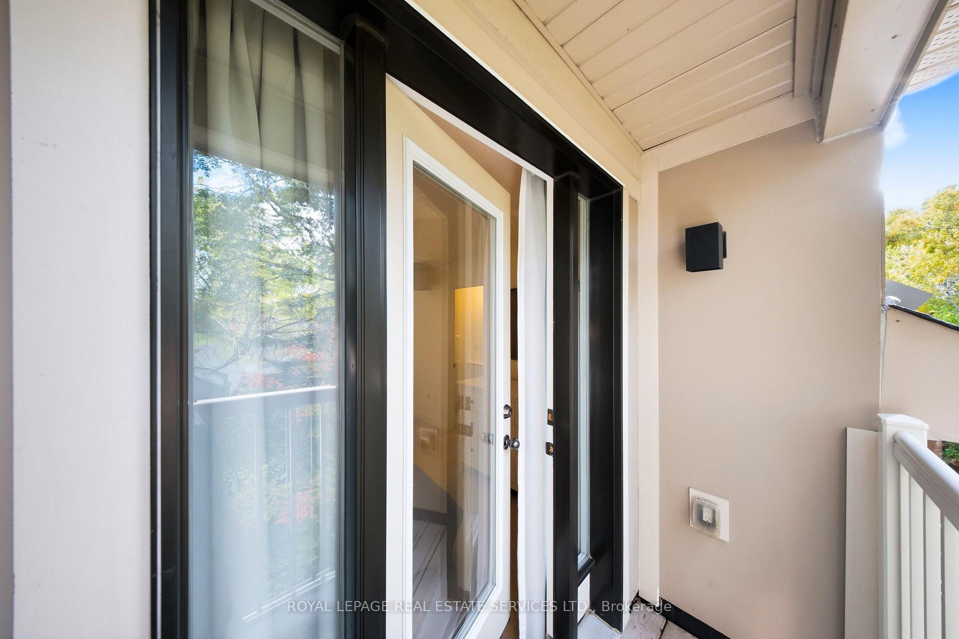 Photo 31 of 1233 Azinger Lane, Mississauga, Lakeview — HOMEH