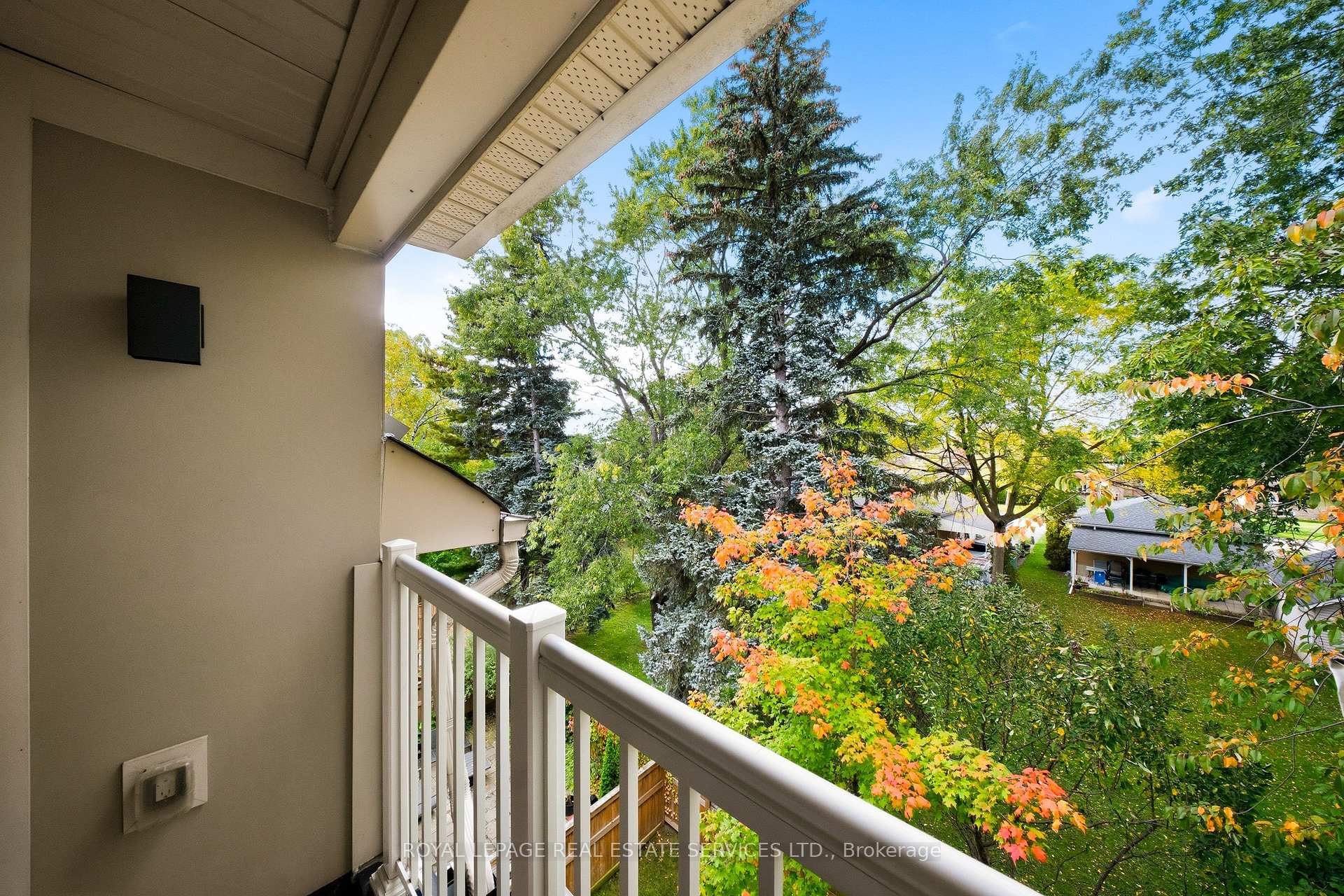 Photo 32 of 1233 Azinger Lane, Mississauga, Lakeview — HOMEH