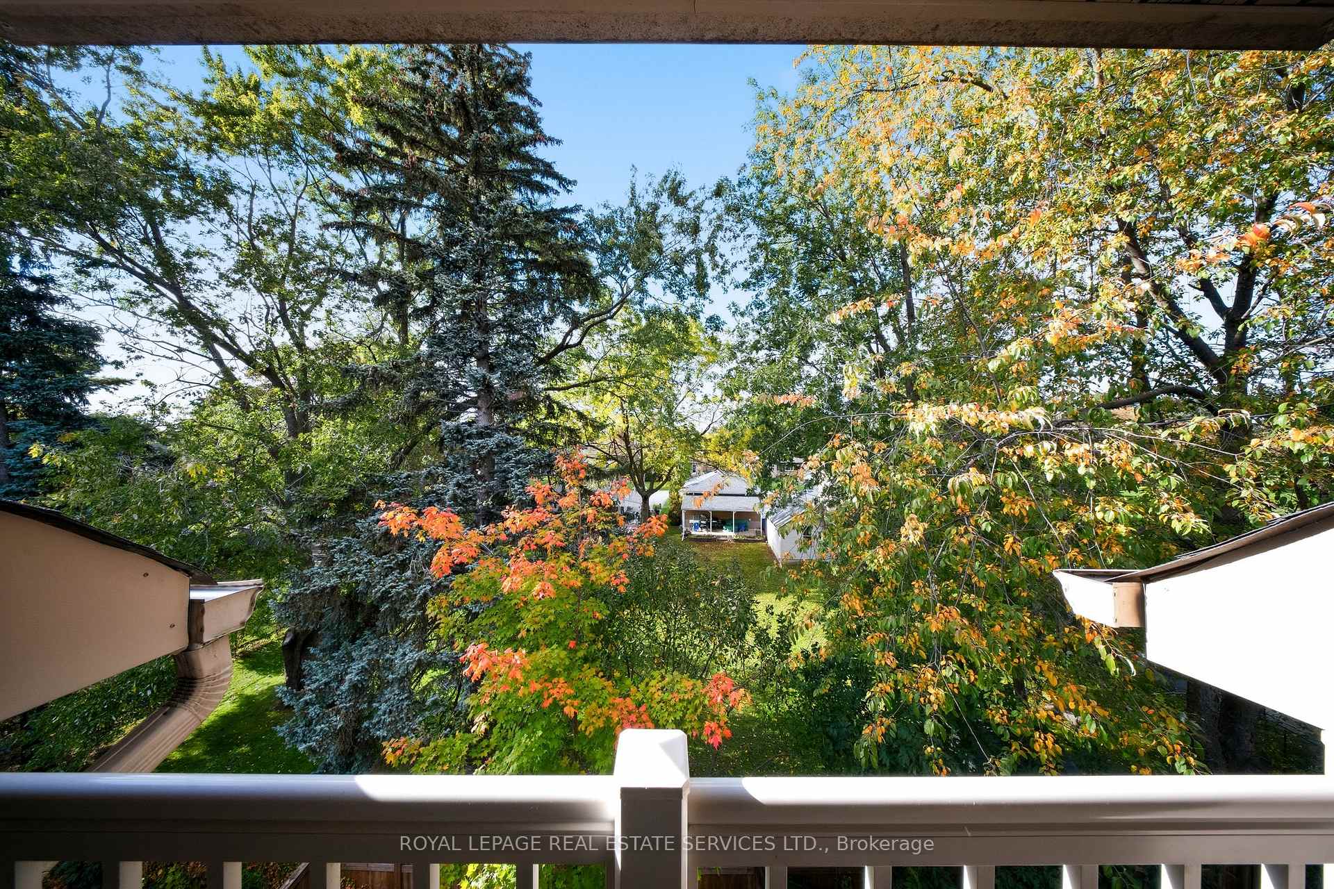 Photo 33 of 1233 Azinger Lane, Mississauga, Lakeview — HOMEH