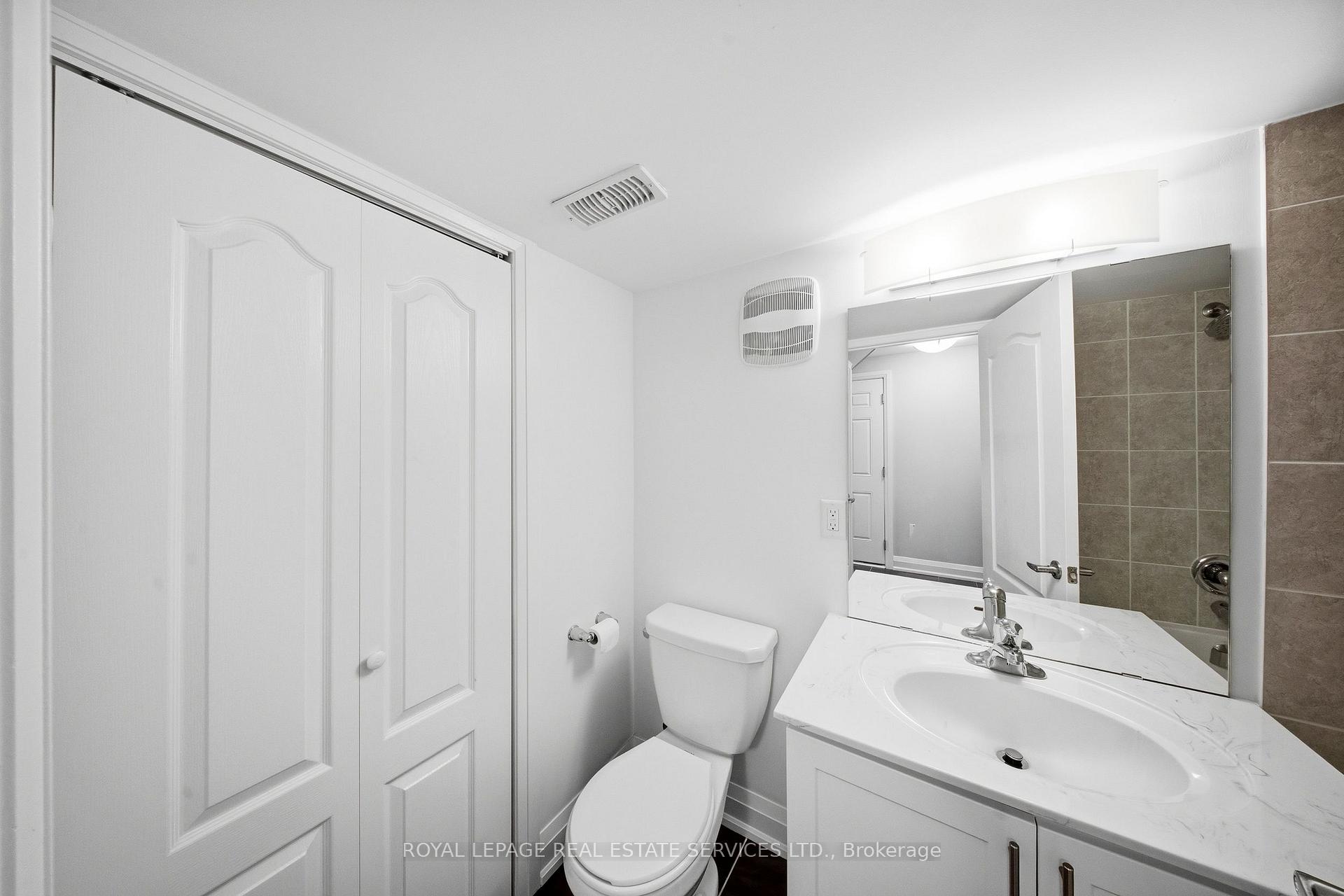 Photo 35 of 1233 Azinger Lane, Mississauga, Lakeview — HOMEH