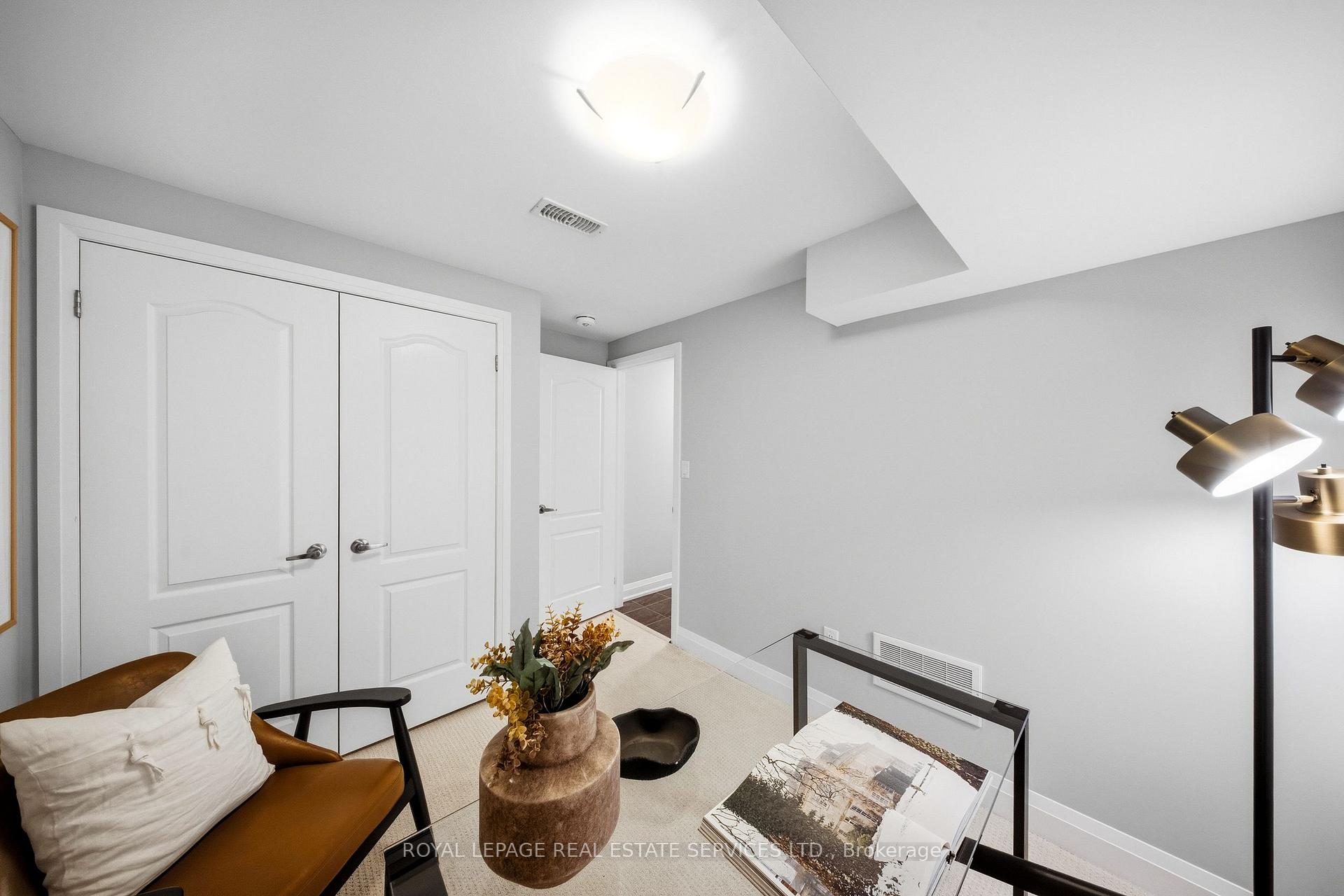 Photo 38 of 1233 Azinger Lane, Mississauga, Lakeview — HOMEH