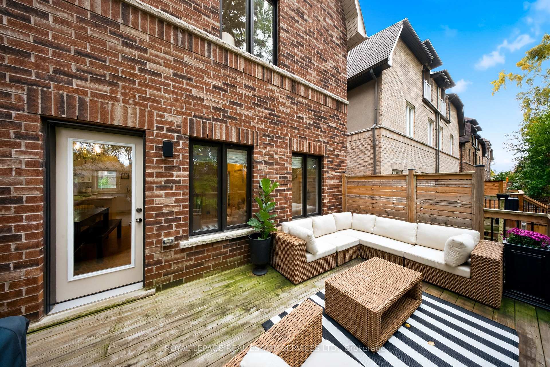 Photo 39 of 1233 Azinger Lane, Mississauga, Lakeview — HOMEH