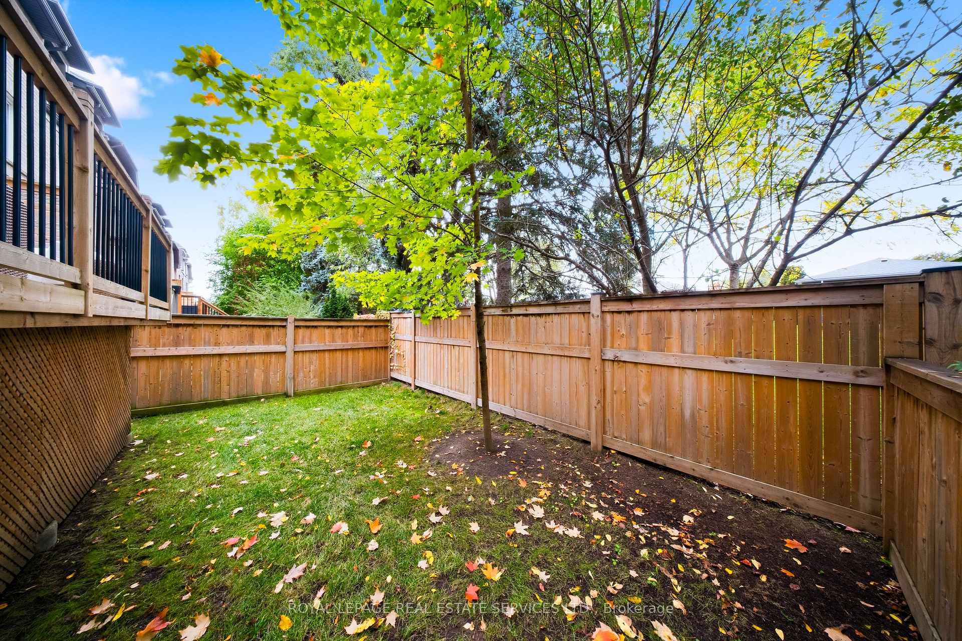 Photo 44 of 1233 Azinger Lane, Mississauga, Lakeview — HOMEH