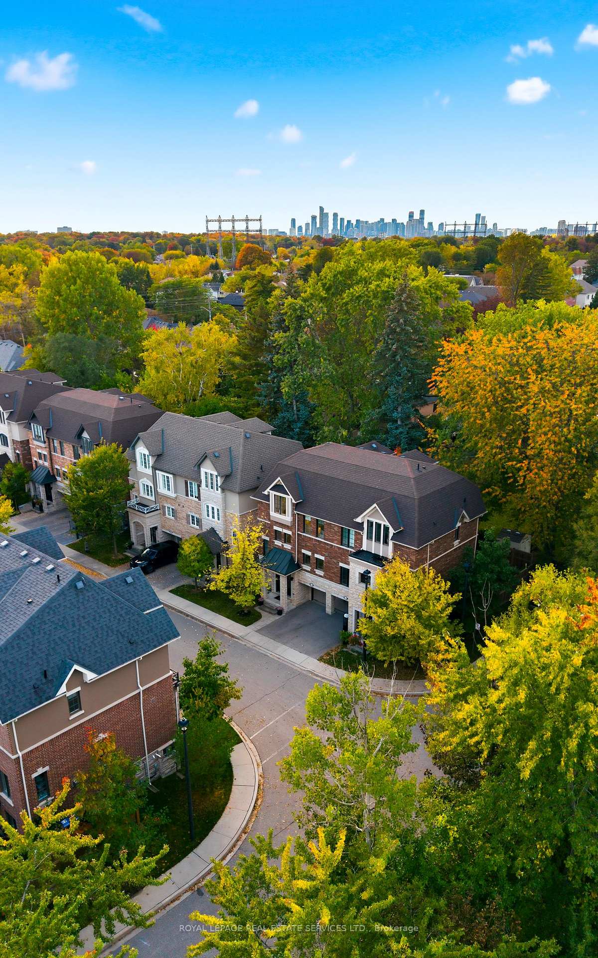 Photo 47 of 1233 Azinger Lane, Mississauga, Lakeview — HOMEH
