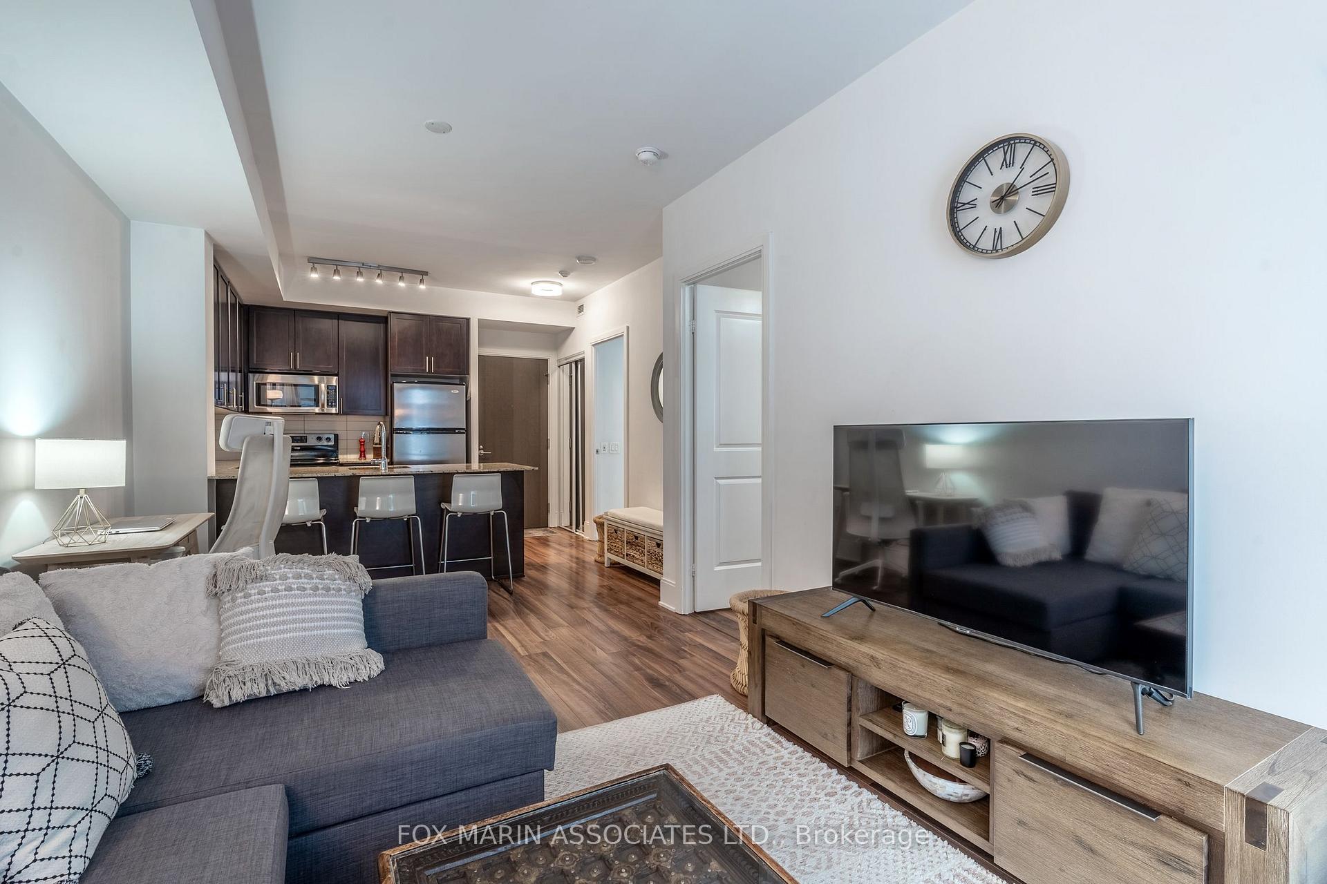 Photo 4 of Unit 807, 560 Front Street W, Toronto, Waterfront Communities — HOMEH