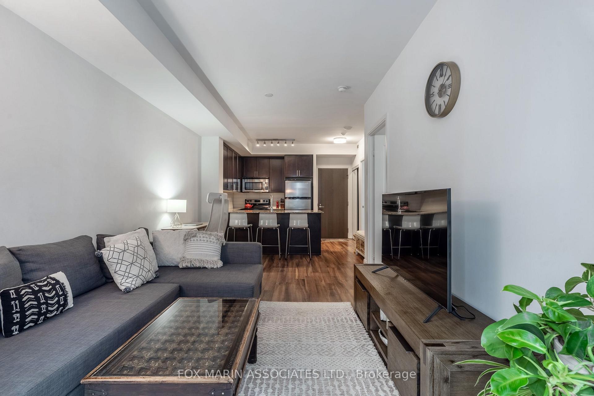 Photo 5 of Unit 807, 560 Front Street W, Toronto, Waterfront Communities — HOMEH