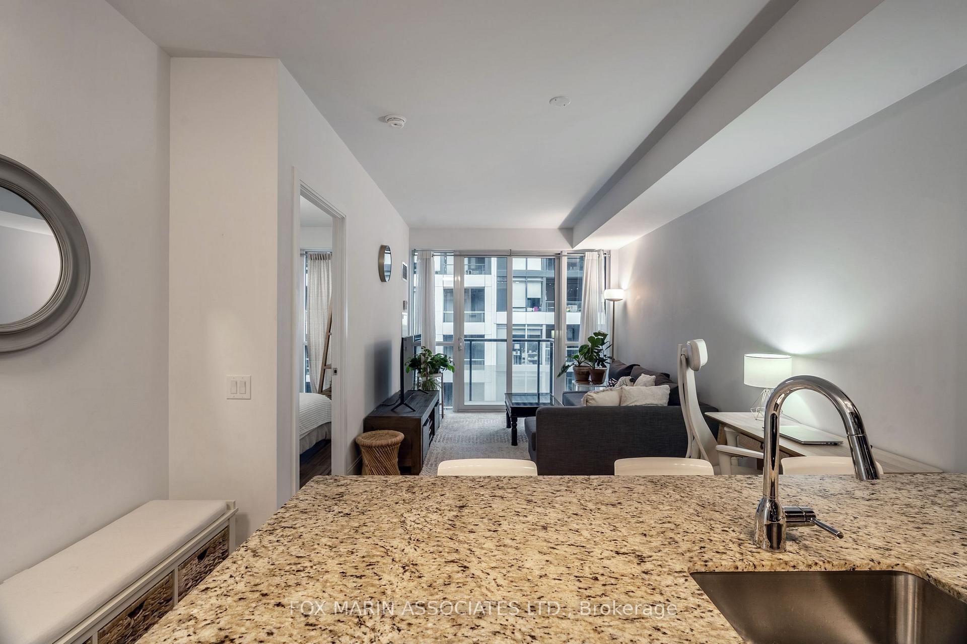 Photo 10 of Unit 807, 560 Front Street W, Toronto, Waterfront Communities — HOMEH