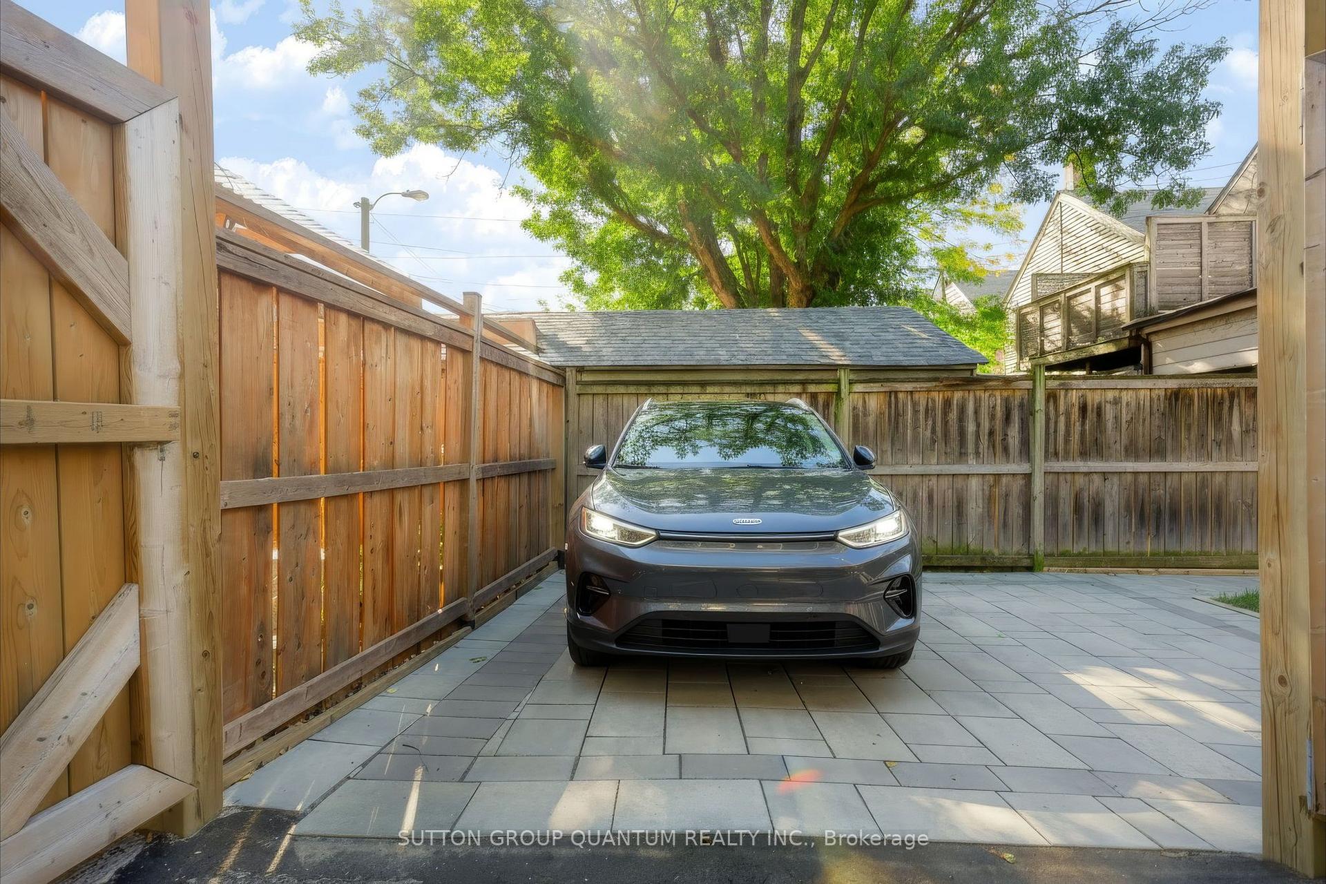 Photo 26 of 41 Manning Avenue, Toronto, Trinity-Bellwoods — HOMEH