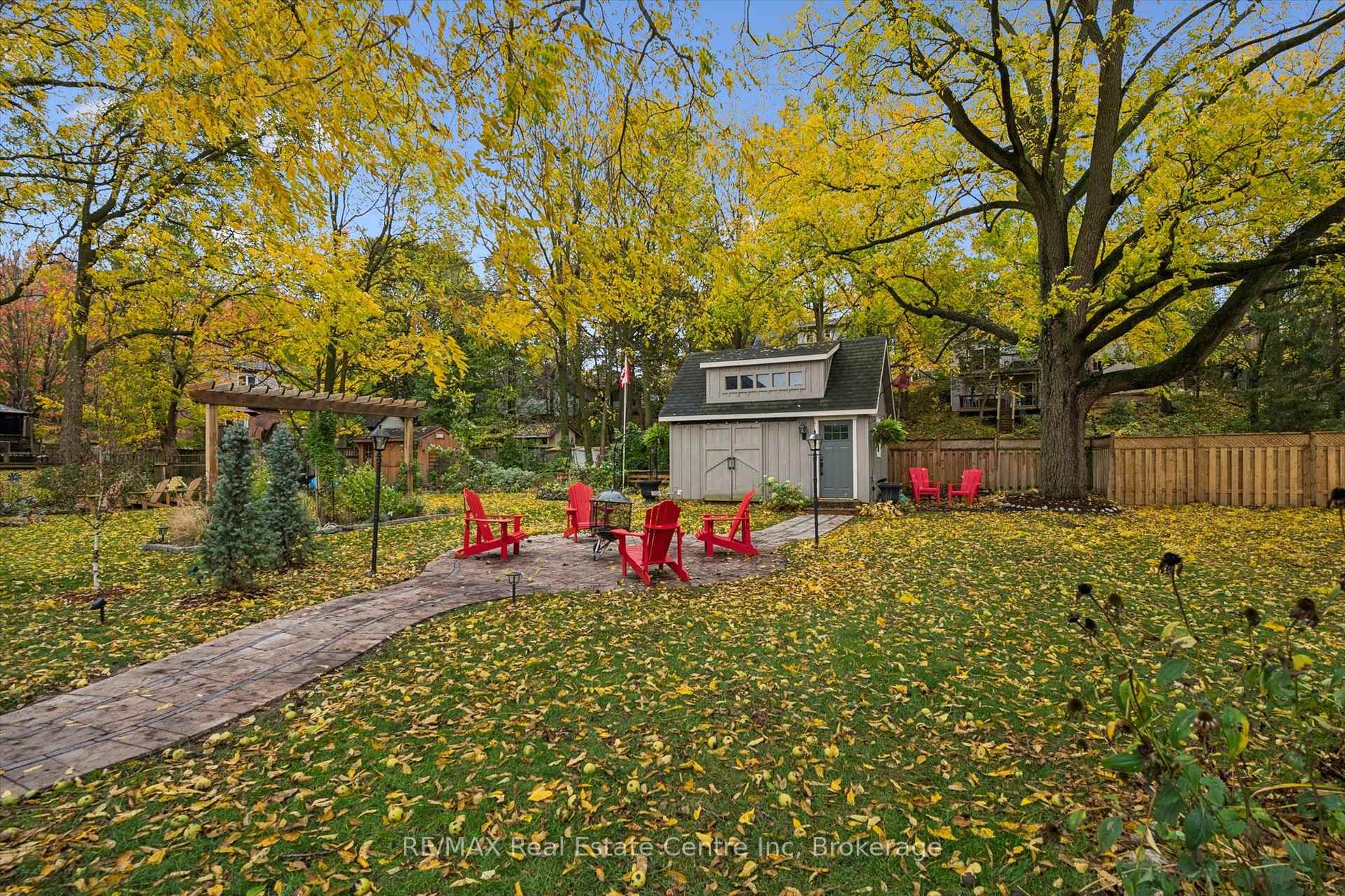 Photo 2 of 240 Prince's Street, Centre Wellington, Fergus — HOMEH
