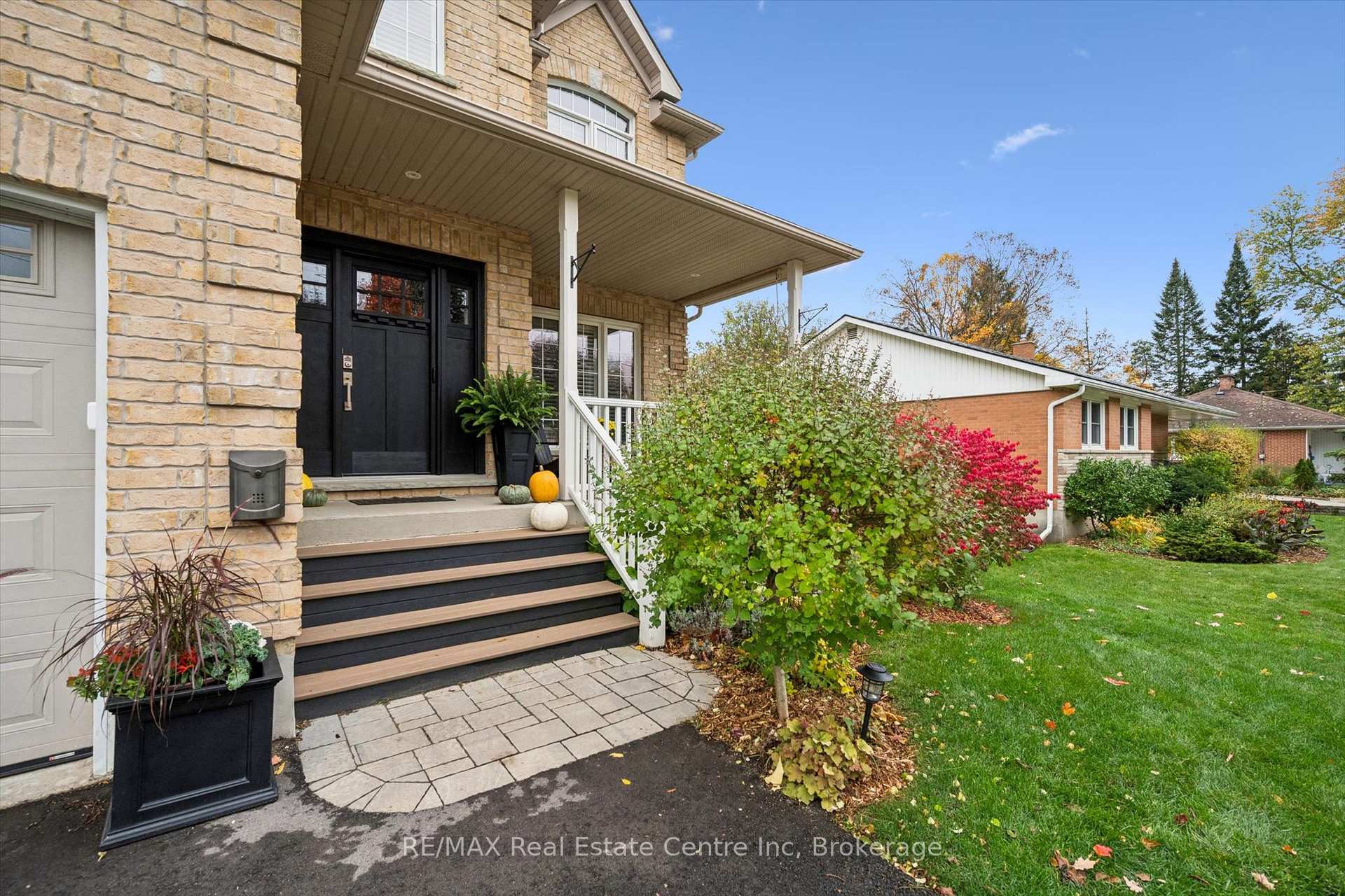 Photo 4 of 240 Prince's Street, Centre Wellington, Fergus — HOMEH