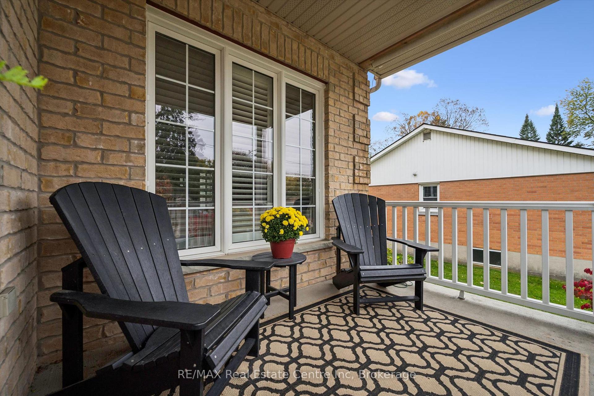 Photo 5 of 240 Prince's Street, Centre Wellington, Fergus — HOMEH