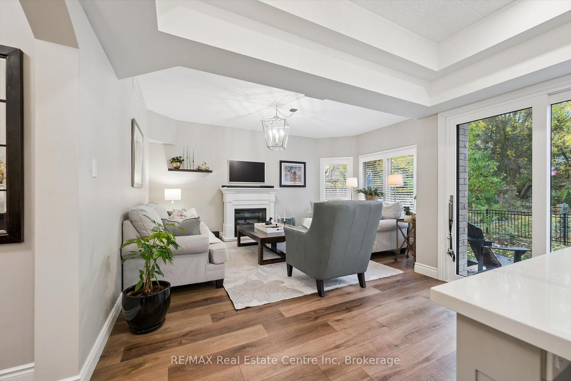 Photo 14 of 240 Prince's Street, Centre Wellington, Fergus — HOMEH