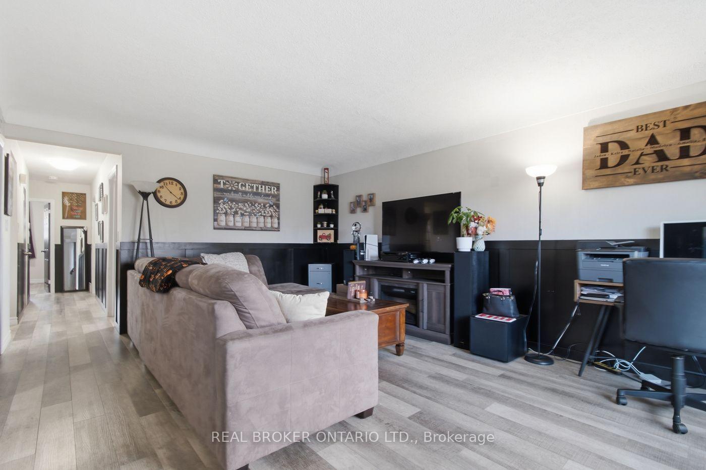 Photo 5 of 447 David Street, Welland, Lincoln/Crowland — HOMEH