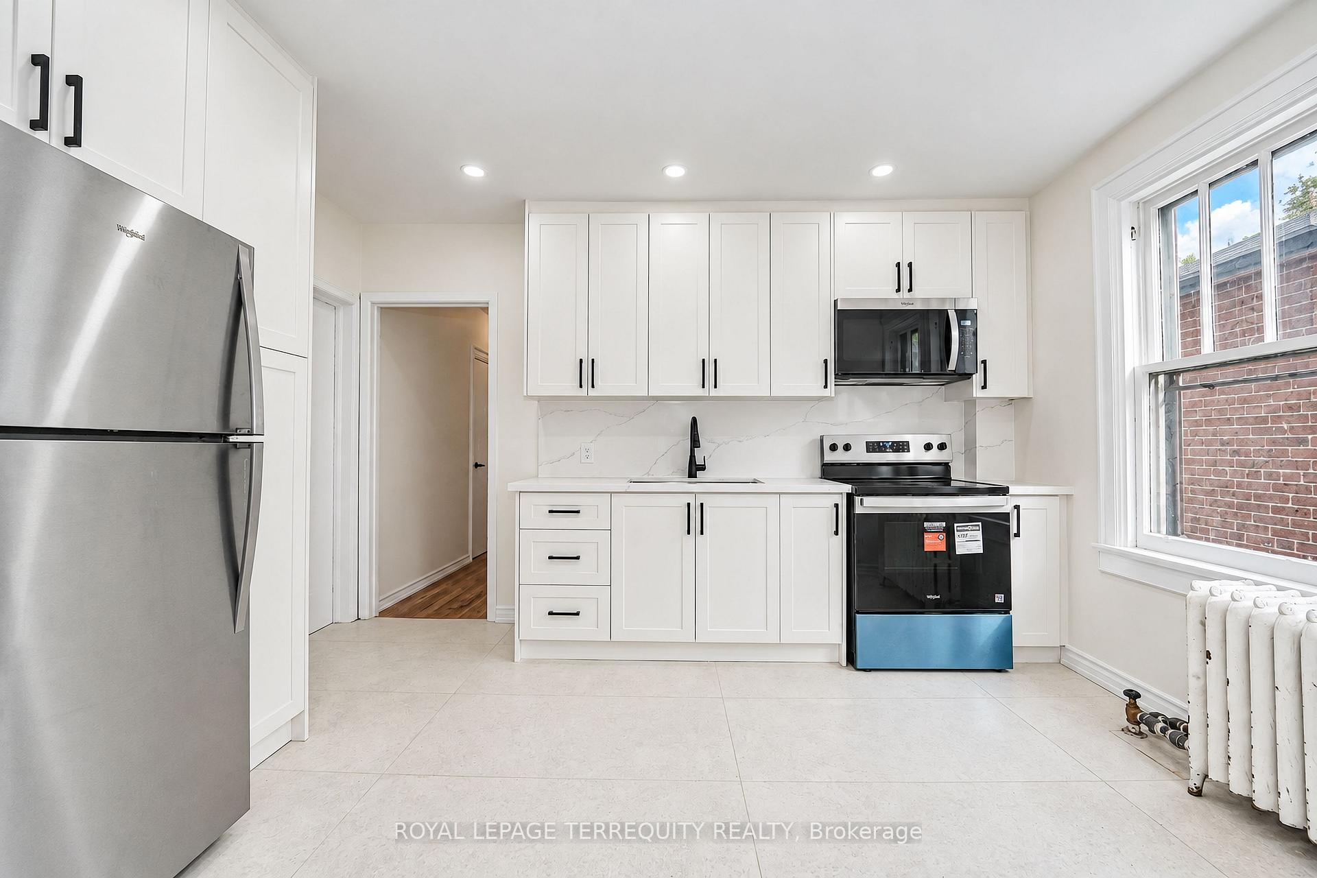 Photo 2 of Unit 6, 8 Thorncliffe Avenue, Toronto, Playter Estates-Danforth — HOMEH