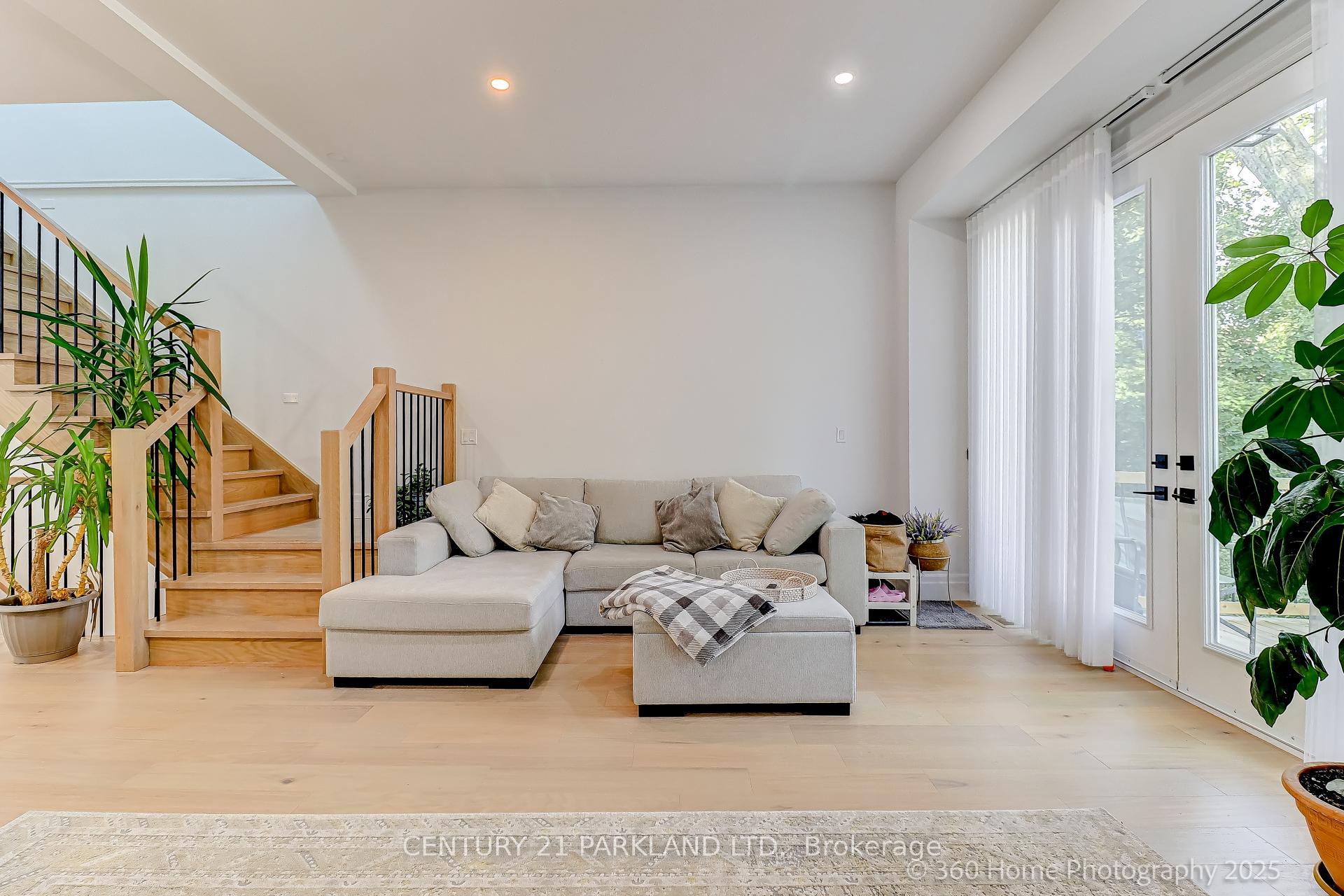Photo 10 of 30 Glen Echo Avenue, Toronto, Lawrence Park North — HOMEH
