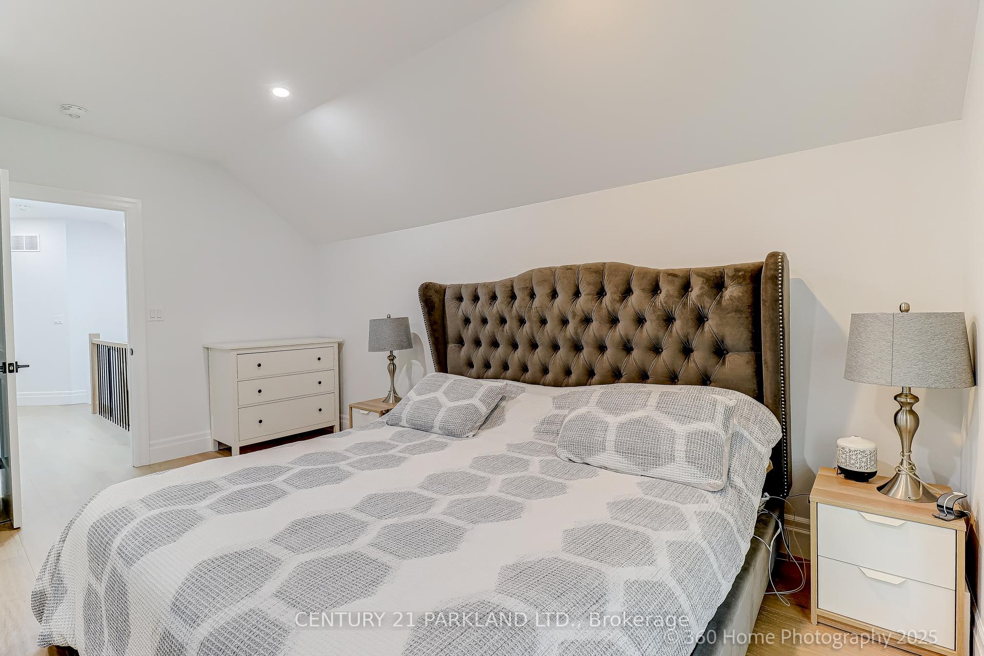 Photo 17 of 30 Glen Echo Avenue, Toronto, Lawrence Park North — HOMEH