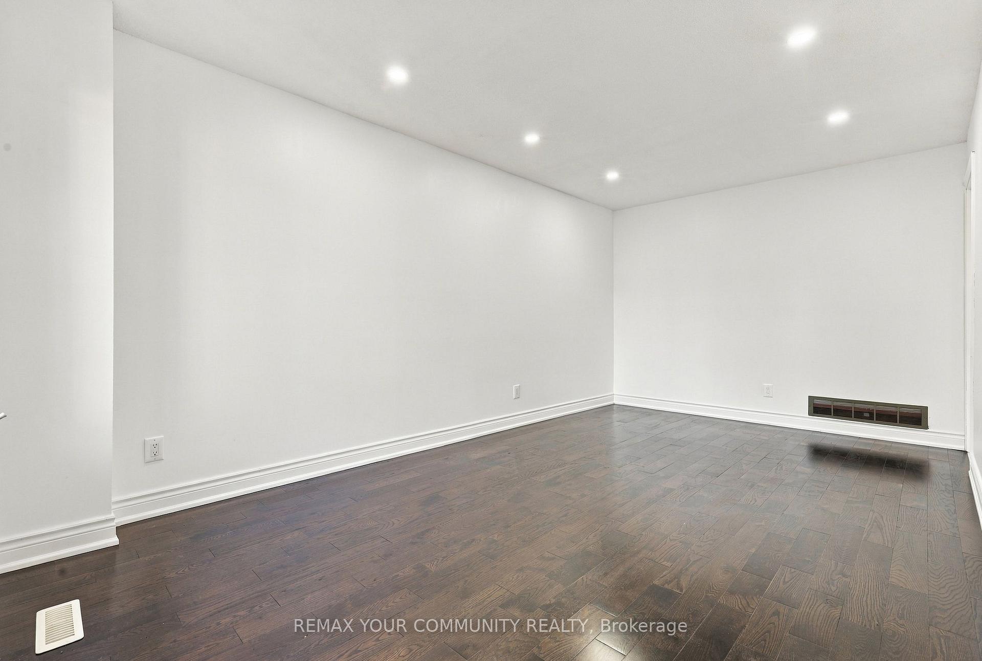 Photo 19 of 205 Hupfield Trail, Scarborough, Malvern — HOMEH