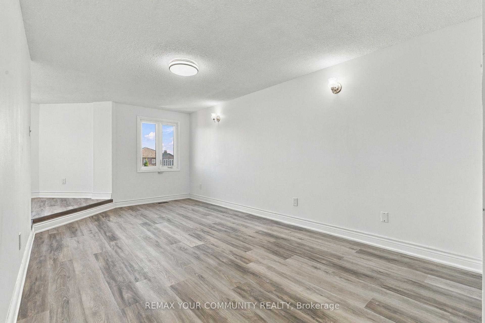 Photo 32 of 205 Hupfield Trail, Scarborough, Malvern — HOMEH