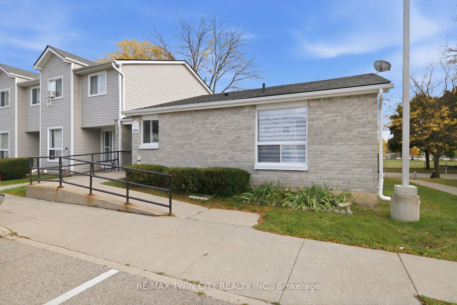 Photo 3 of Unit 5, 492 Grey Street, Brantford, Echo Place — HOMEH