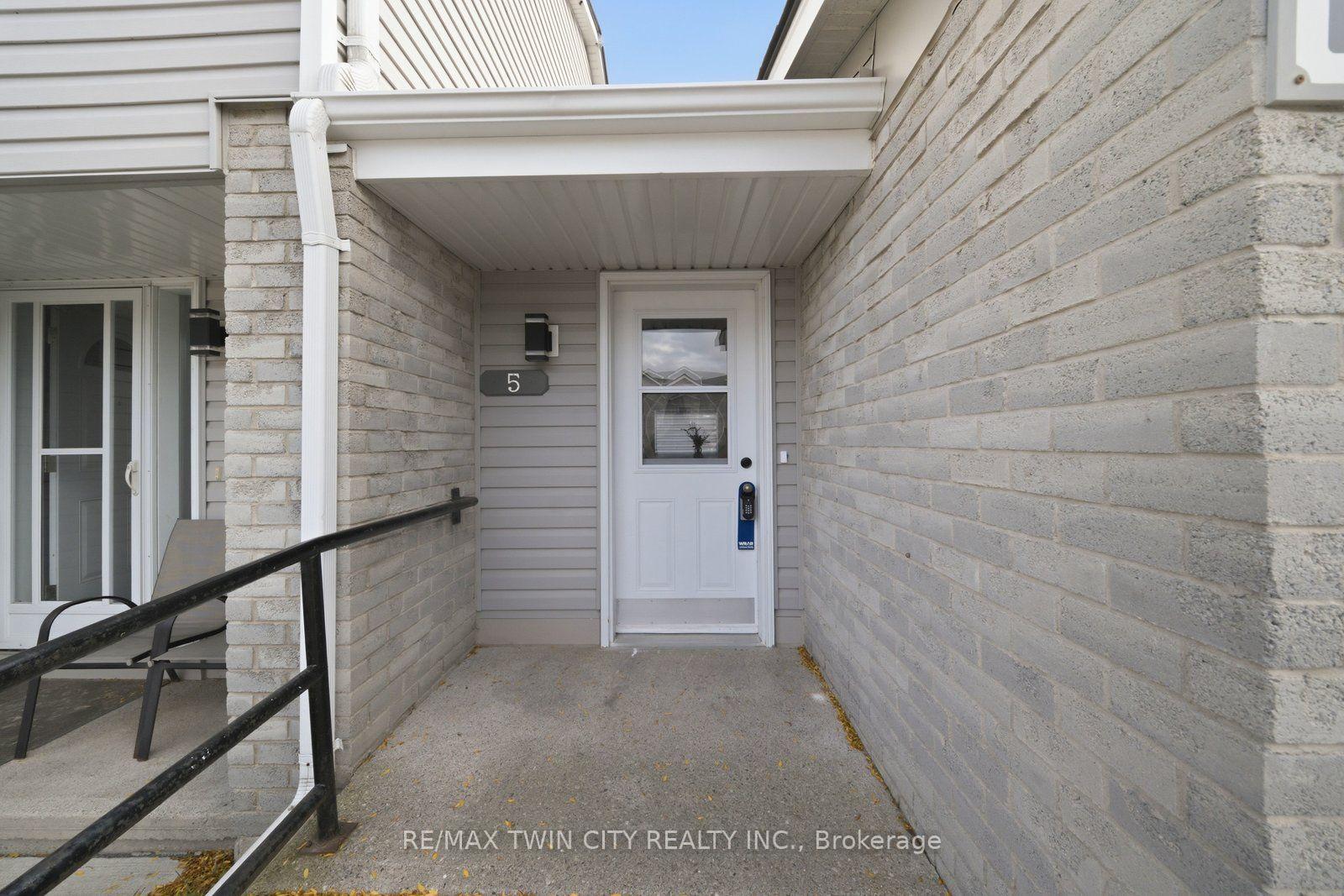Photo 6 of Unit 5, 492 Grey Street, Brantford, Echo Place — HOMEH