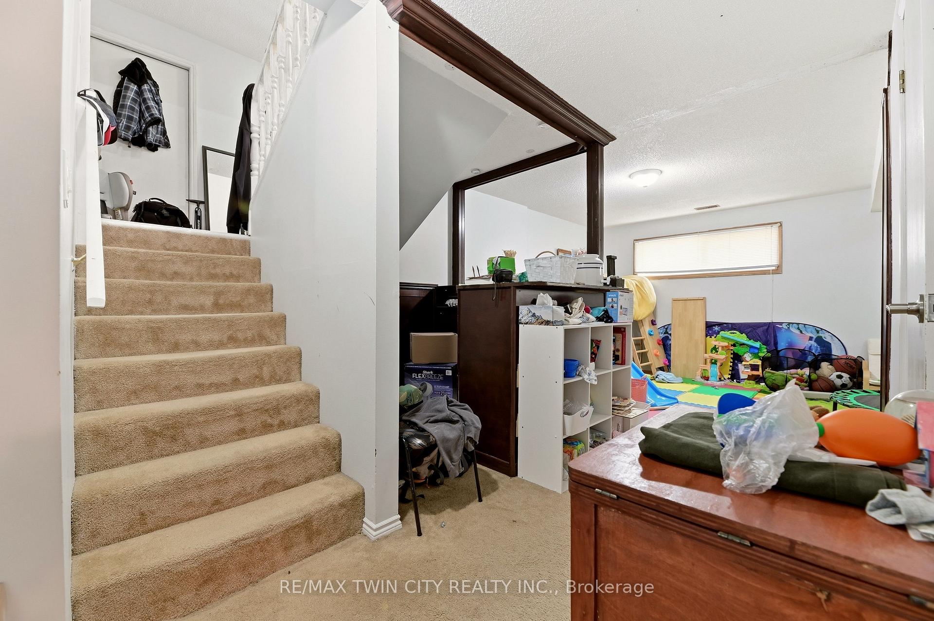 Photo 15 of 82 Beaver Crescent, Brantford, Lynden Hills — HOMEH