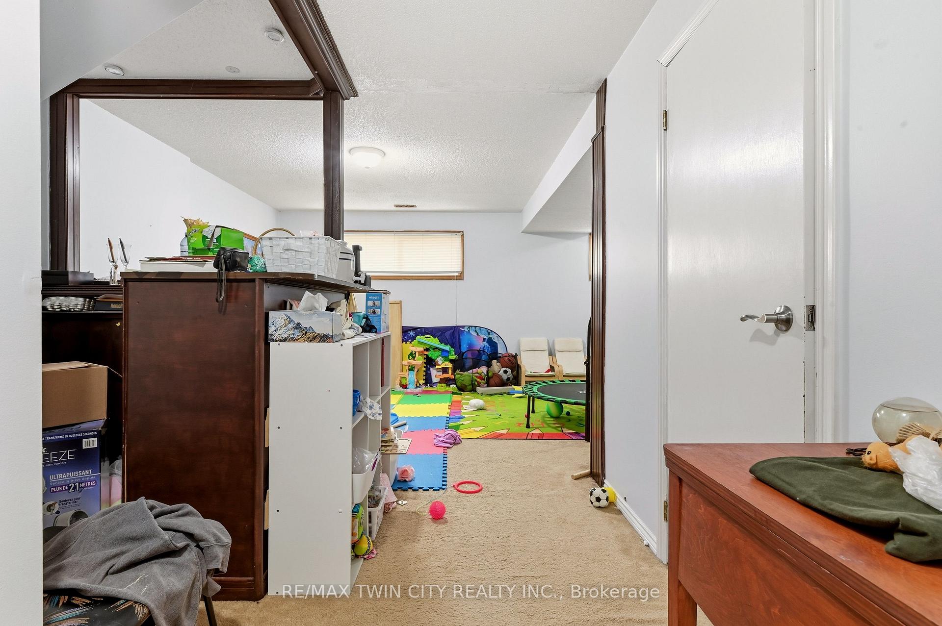 Photo 19 of 82 Beaver Crescent, Brantford, Lynden Hills — HOMEH
