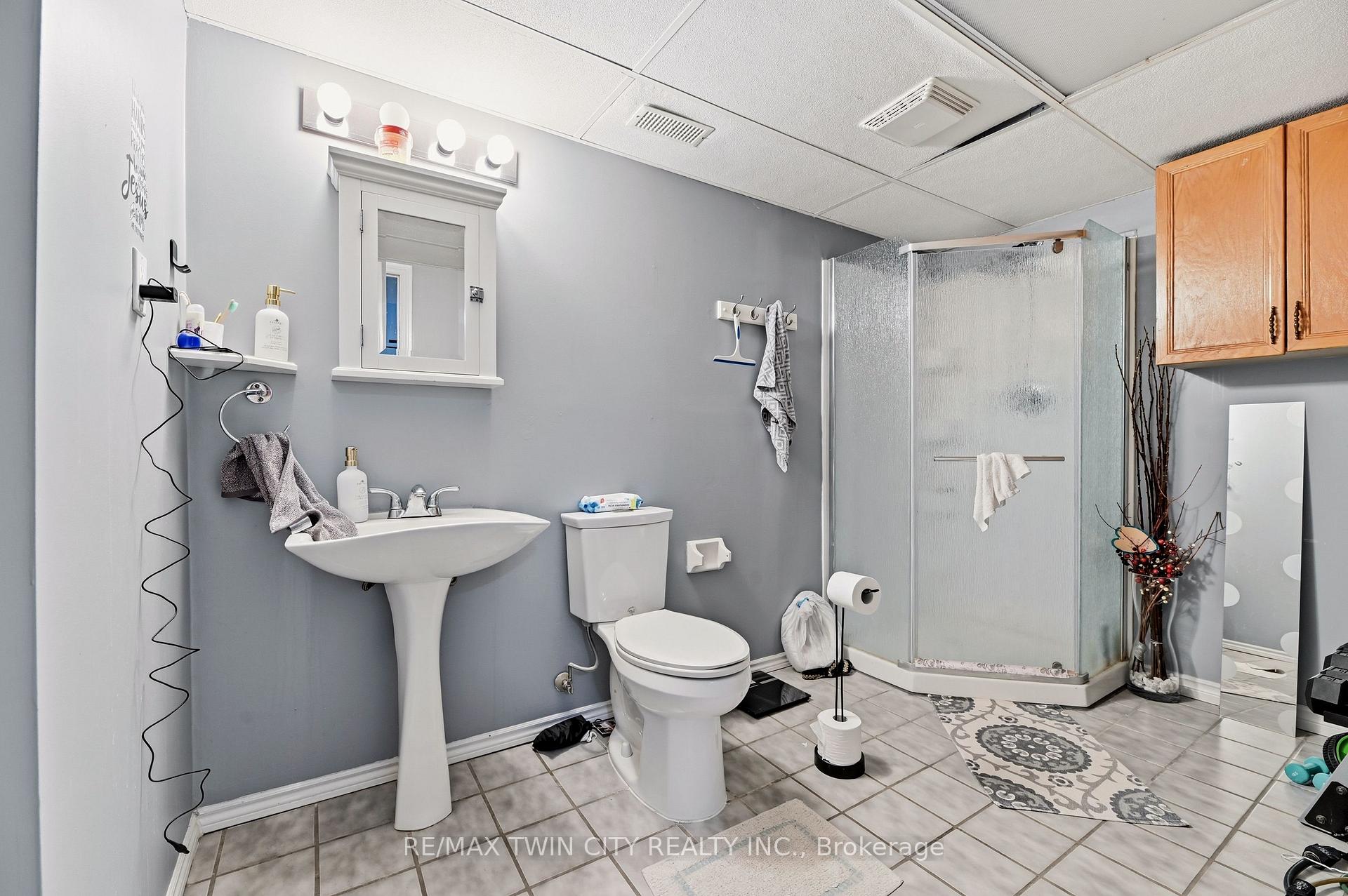 Photo 20 of 82 Beaver Crescent, Brantford, Lynden Hills — HOMEH