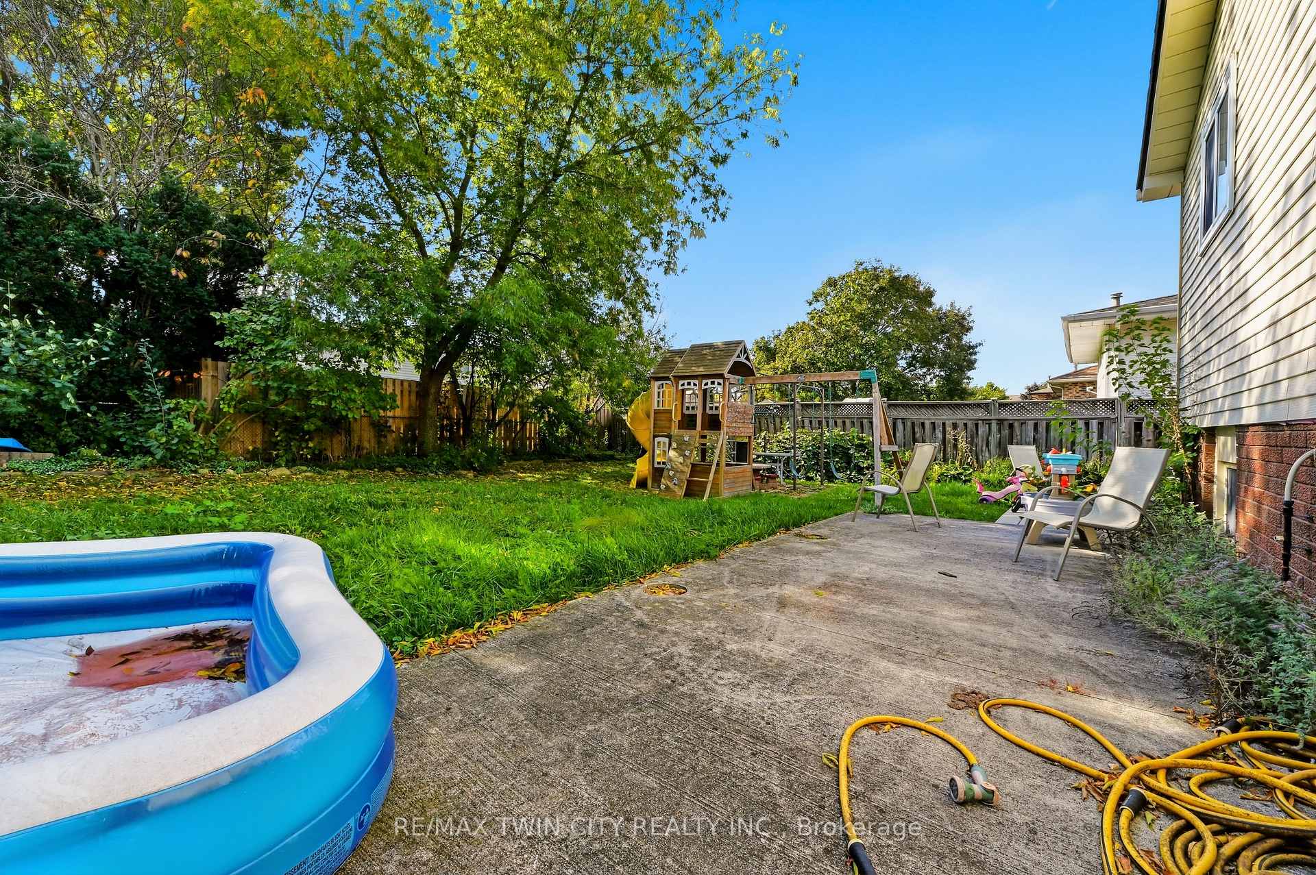 Photo 27 of 82 Beaver Crescent, Brantford, Lynden Hills — HOMEH