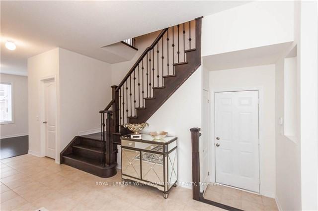 Photo 4 of 750 Prest Way, Newmarket, Woodland Hill — HOMEH