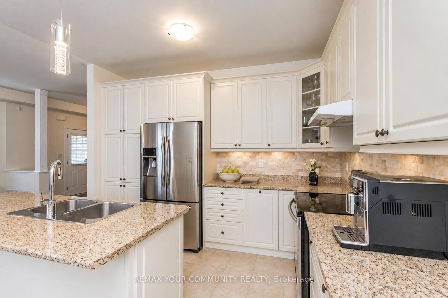 Photo 8 of 750 Prest Way, Newmarket, Woodland Hill — HOMEH