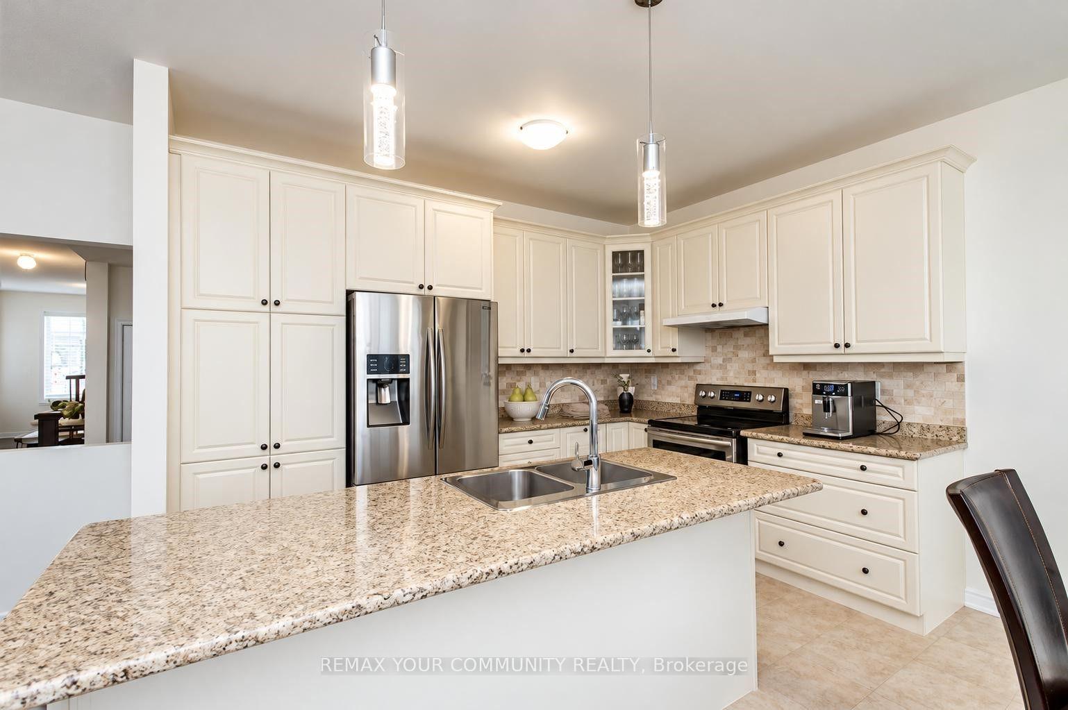 Photo 9 of 750 Prest Way, Newmarket, Woodland Hill — HOMEH