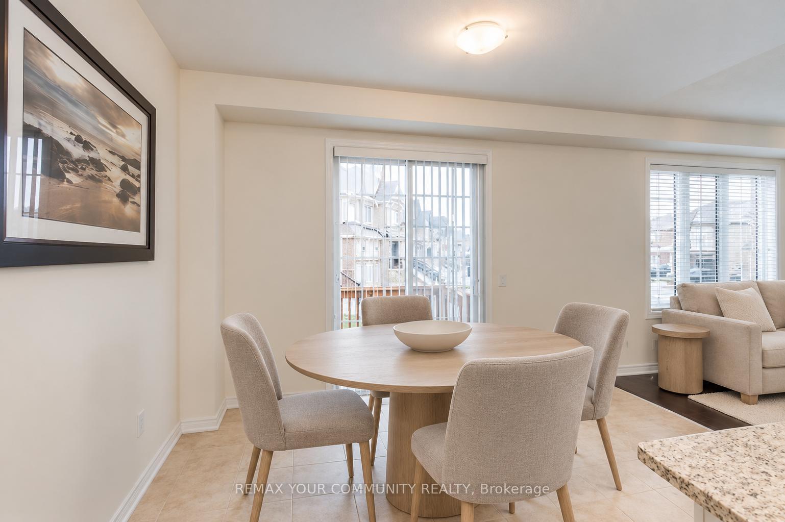 Photo 7 of 750 Prest Way, Newmarket, Woodland Hill — HOMEH