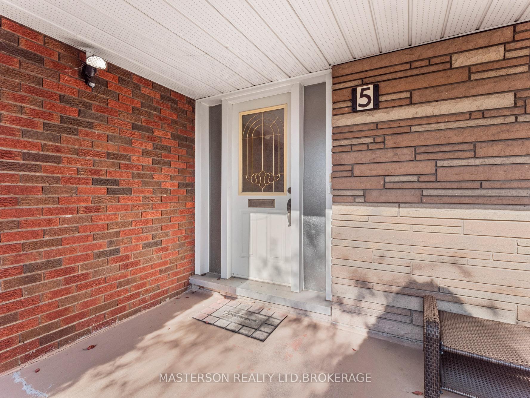 Photo 2 of 5 Burdy Drive, St. Catharines, Grapeview — HOMEH