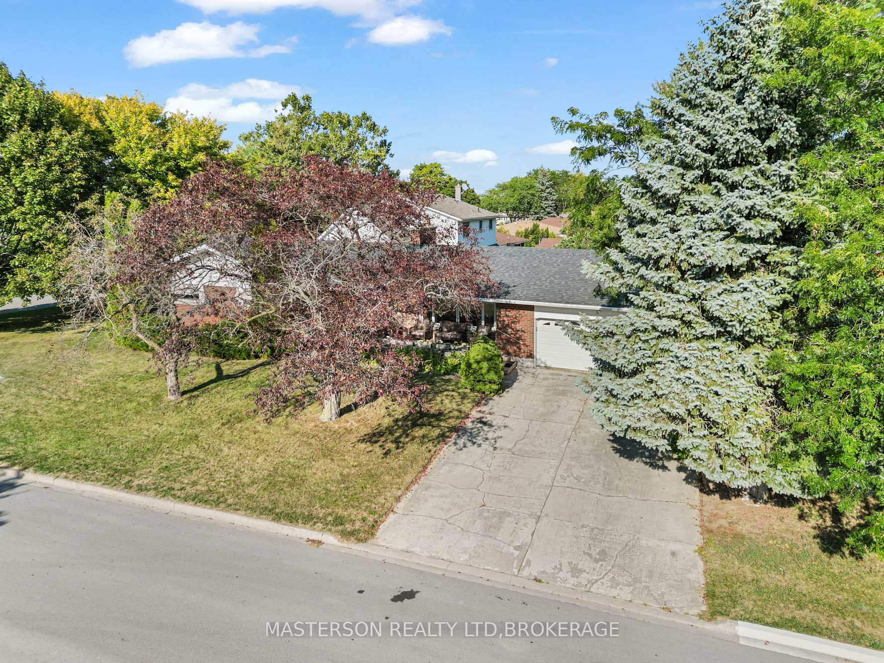Photo 4 of 5 Burdy Drive, St. Catharines, Grapeview — HOMEH