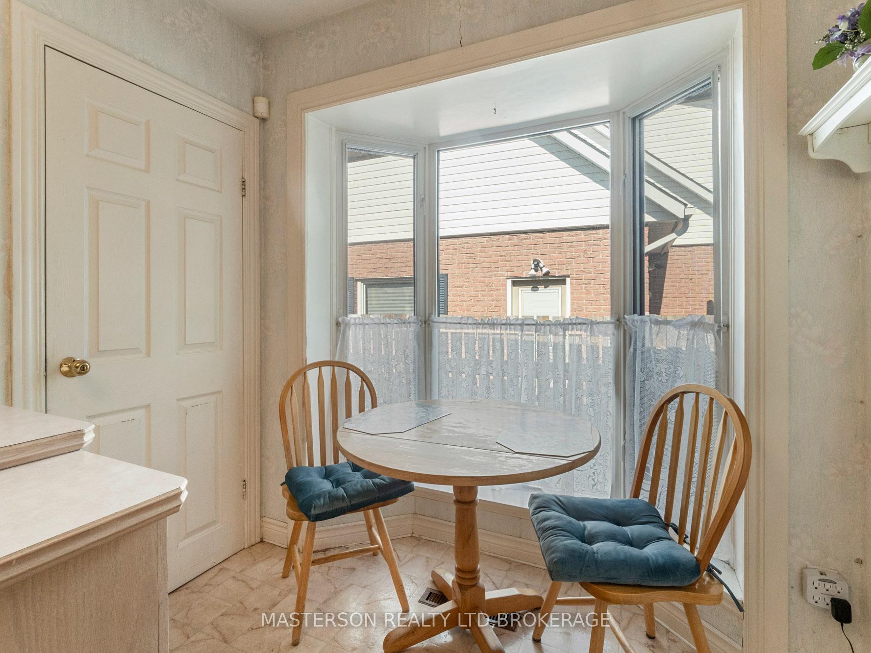 Photo 8 of 5 Burdy Drive, St. Catharines, Grapeview — HOMEH